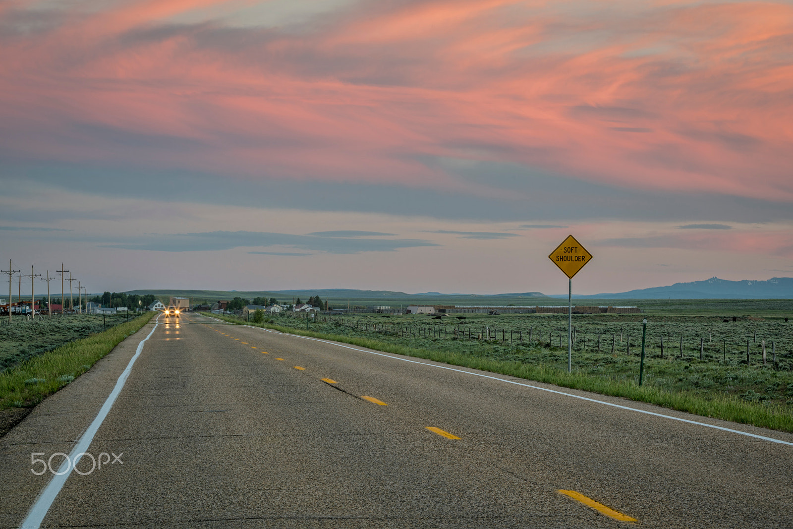 Sony a7R II + Canon EF 100-400mm F4.5-5.6L IS USM sample photo. Highway at dusk in colorado photography
