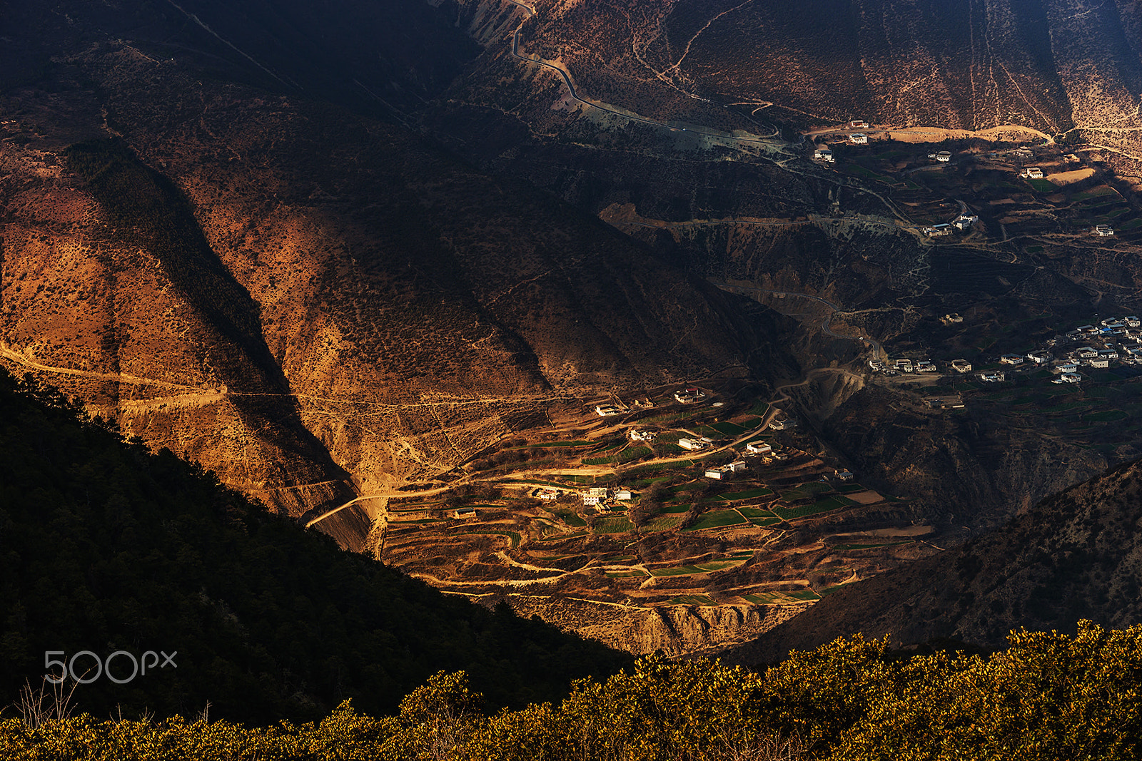 Sony a99 II + Minolta/Sony AF 70-200mm F2.8 G sample photo. Early morning of the plateau valley photography