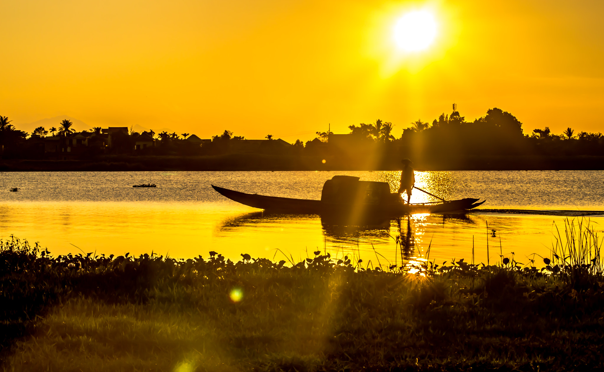 Nikon D3200 + AF Zoom-Nikkor 70-210mm f/4 sample photo. Dáng chiều photography