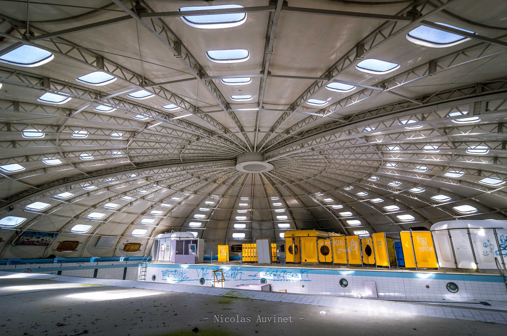 Pentax smc DA 12-24mm F4.0 ED AL (IF) sample photo. Piscine tournesol photography