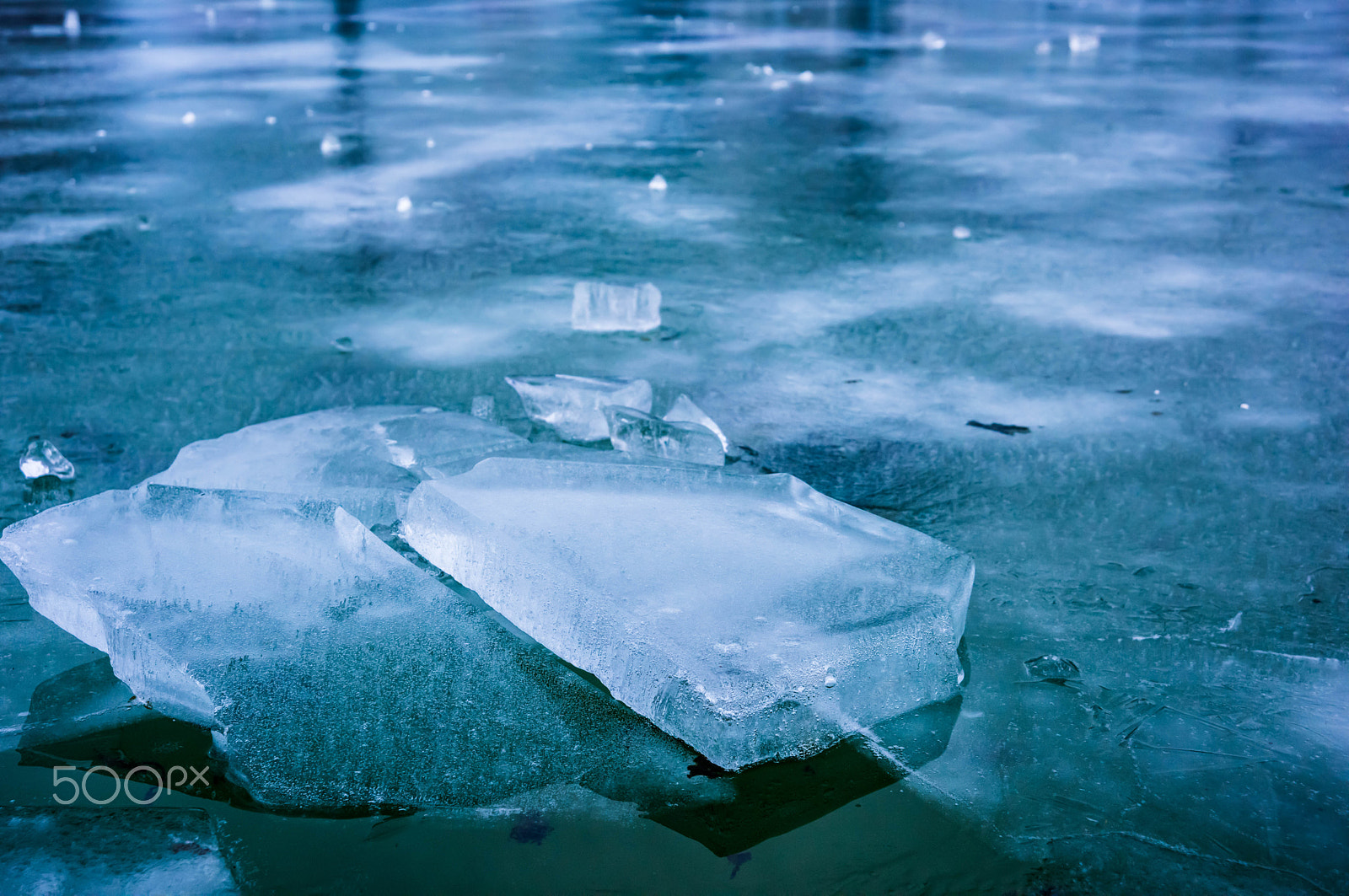 Nikon AF Nikkor 24-85mm F2.8-4D IF sample photo. Ice photography