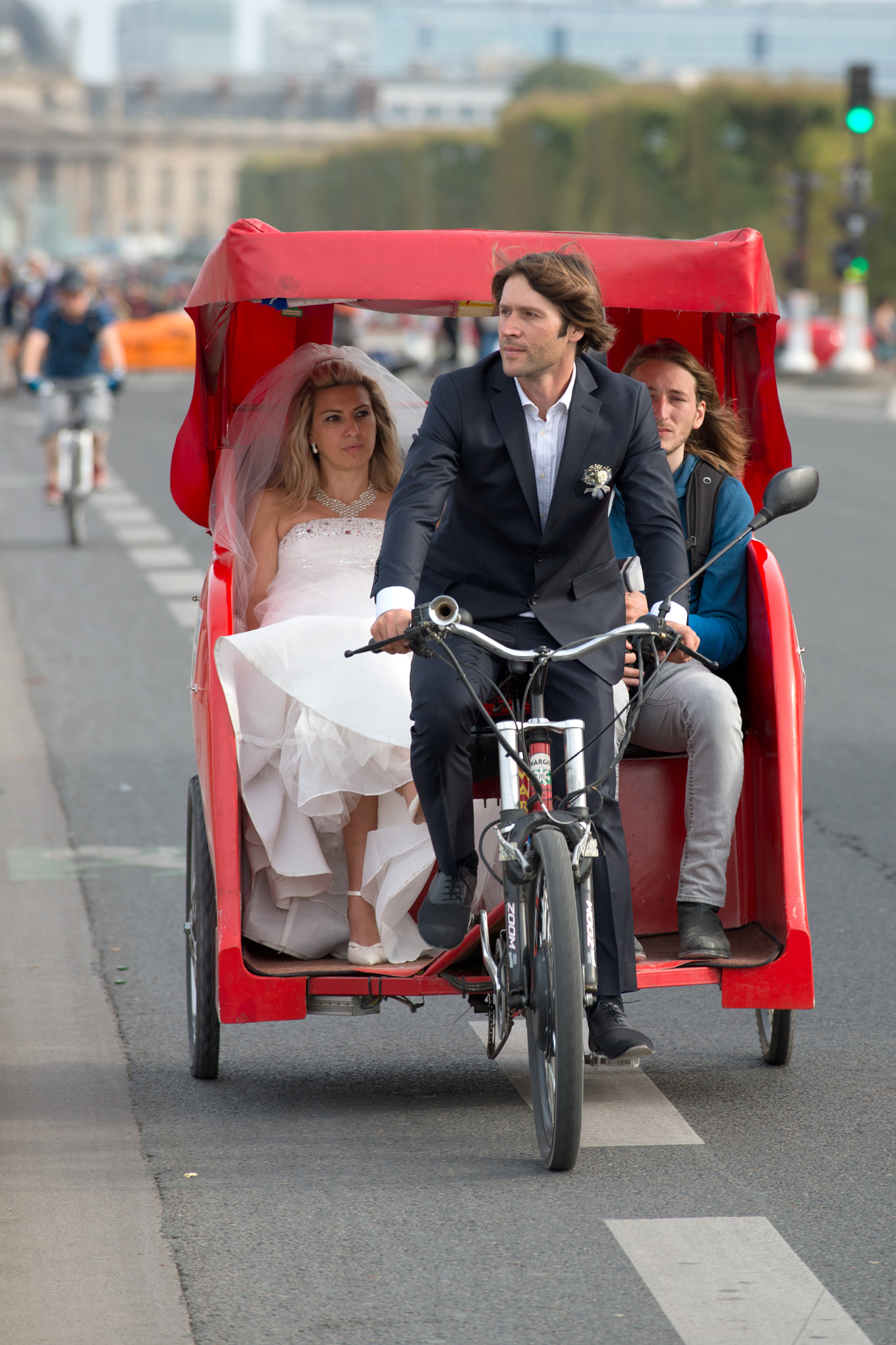 AF-S Zoom-Nikkor 80-200mm f/2.8D IF-ED sample photo. Couples - french wedding photography