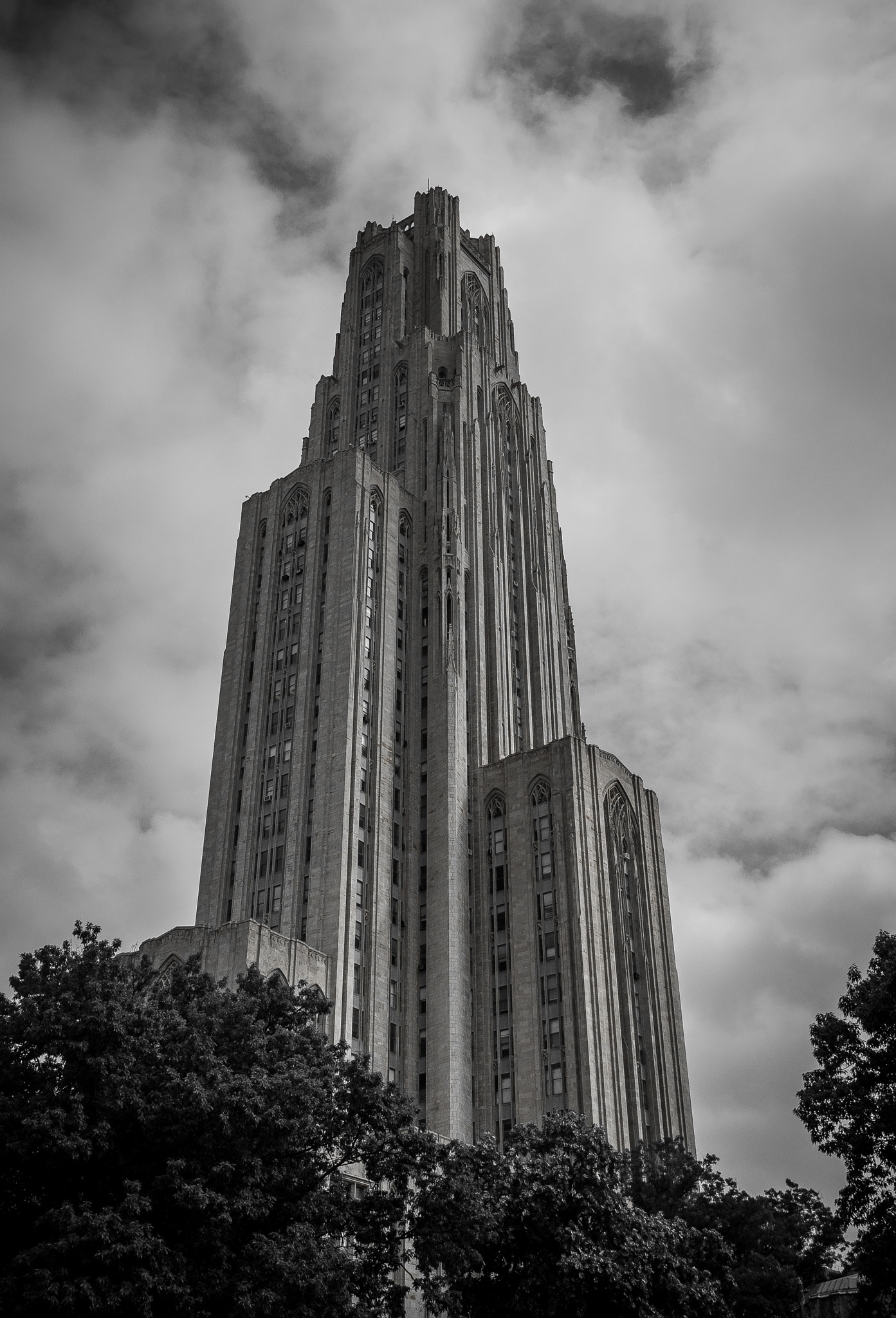 Olympus OM-D E-M1 + LEICA DG SUMMILUX 15/F1.7 sample photo. Cathedral of learning photography