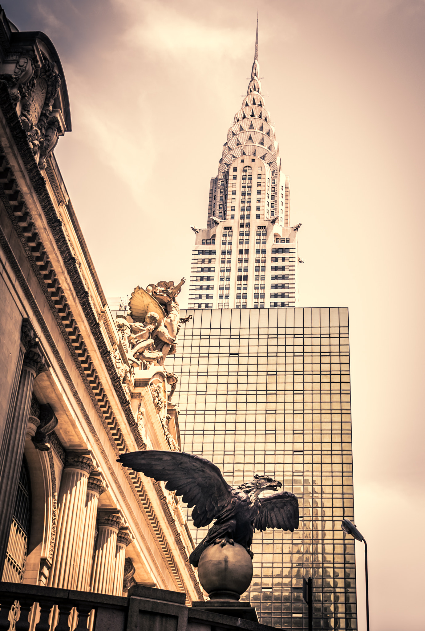 Nikon AF-S Nikkor 16-35mm F4G ED VR sample photo. Grand central and chrysler by alberto lama photography