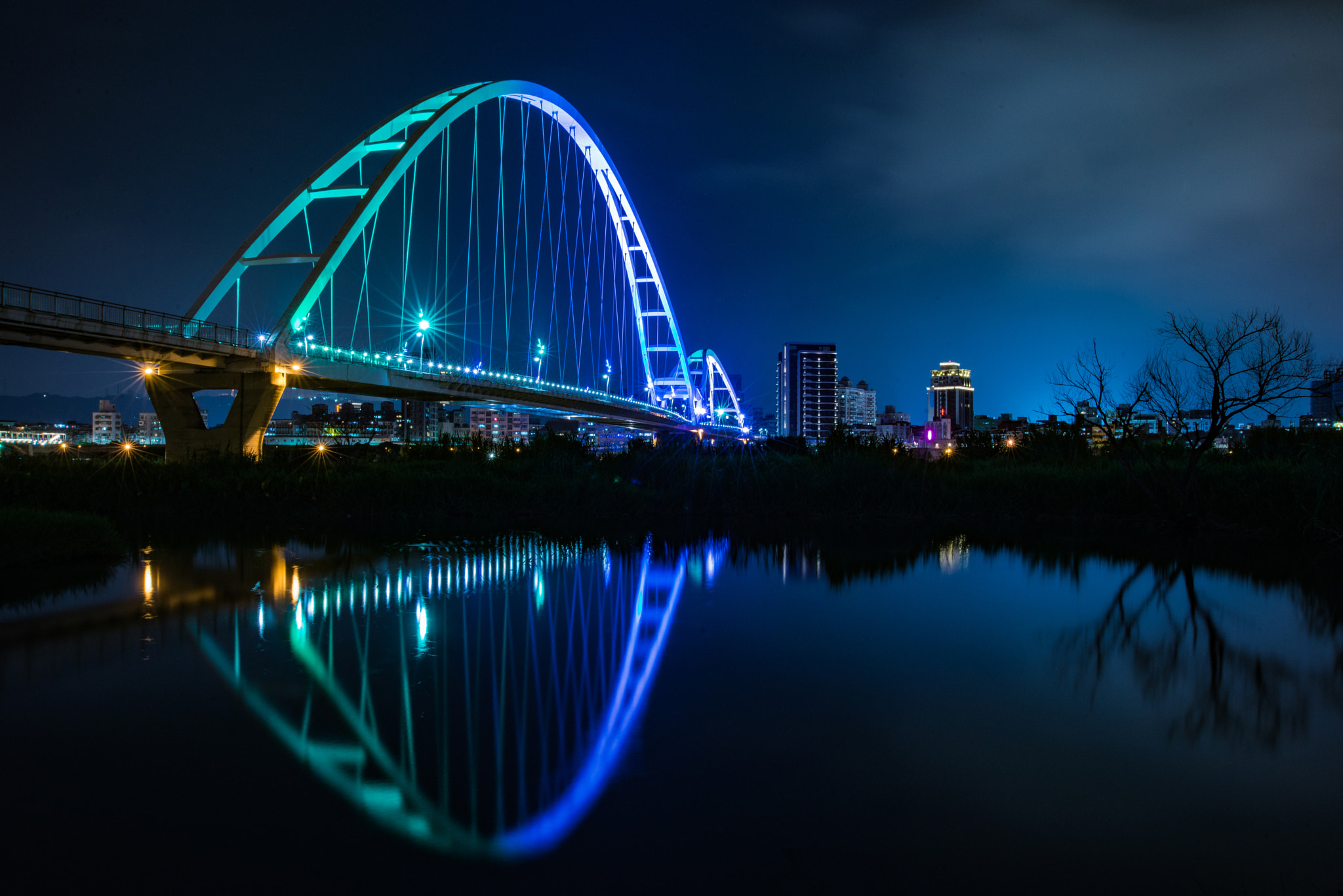 AF Zoom-Nikkor 28-70mm f/3.5-4.5D sample photo. 新月橋 photography