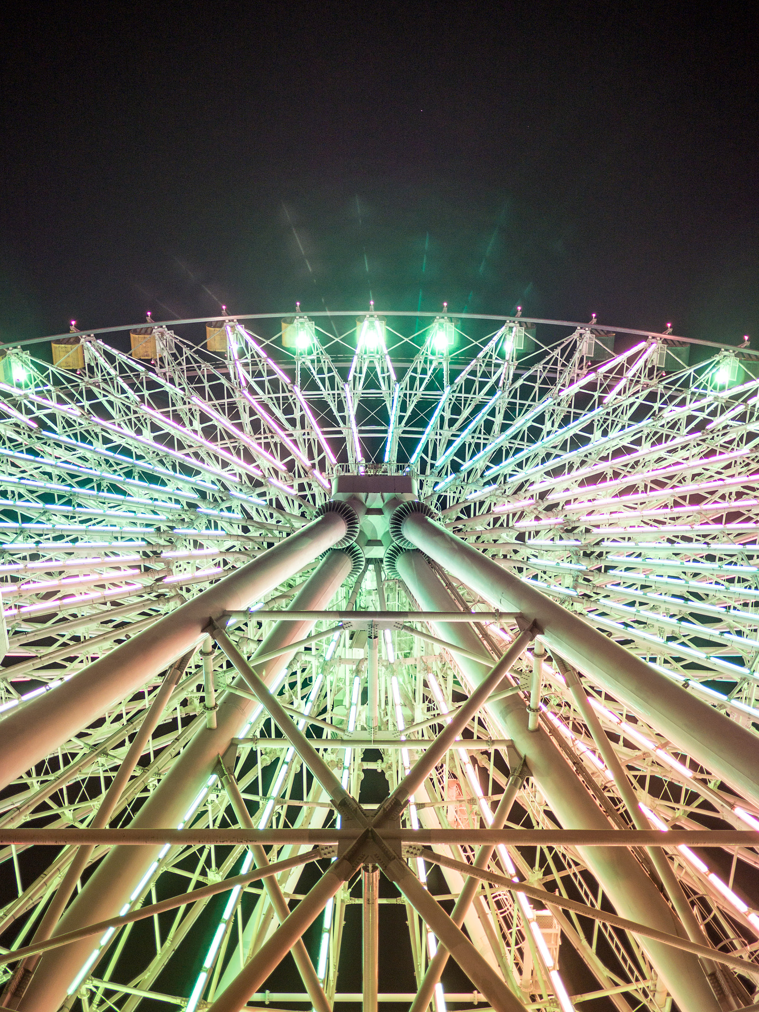 Olympus OM-D E-M10 II + LUMIX G 20/F1.7 II sample photo. 美麗華摩天輪i photography