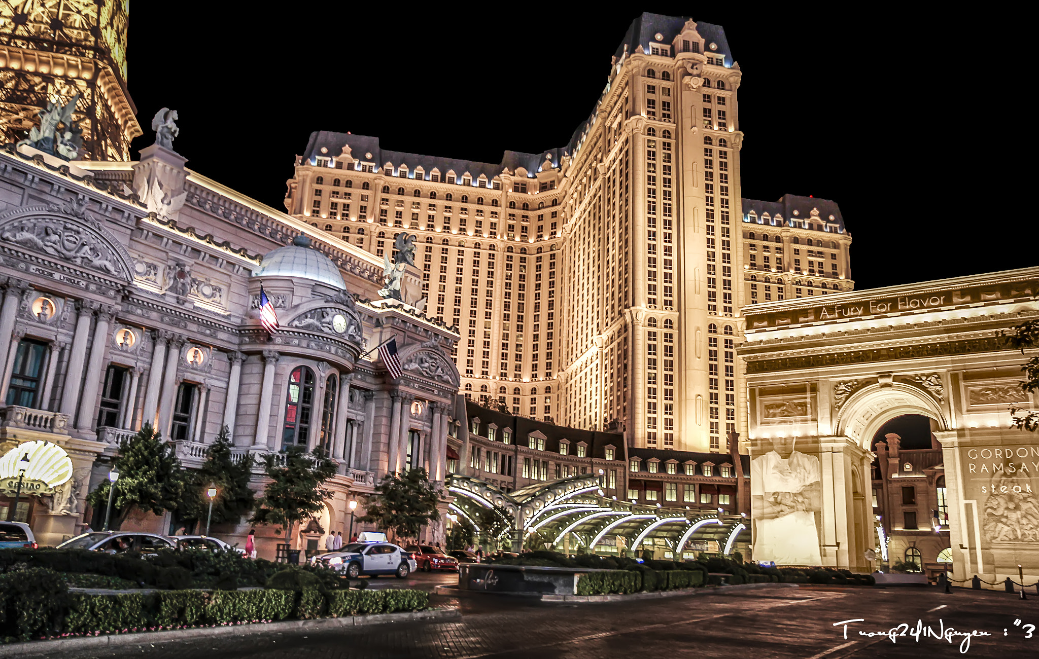 Canon EF-S 17-55mm F2.8 IS USM sample photo. Las vegas by night photography