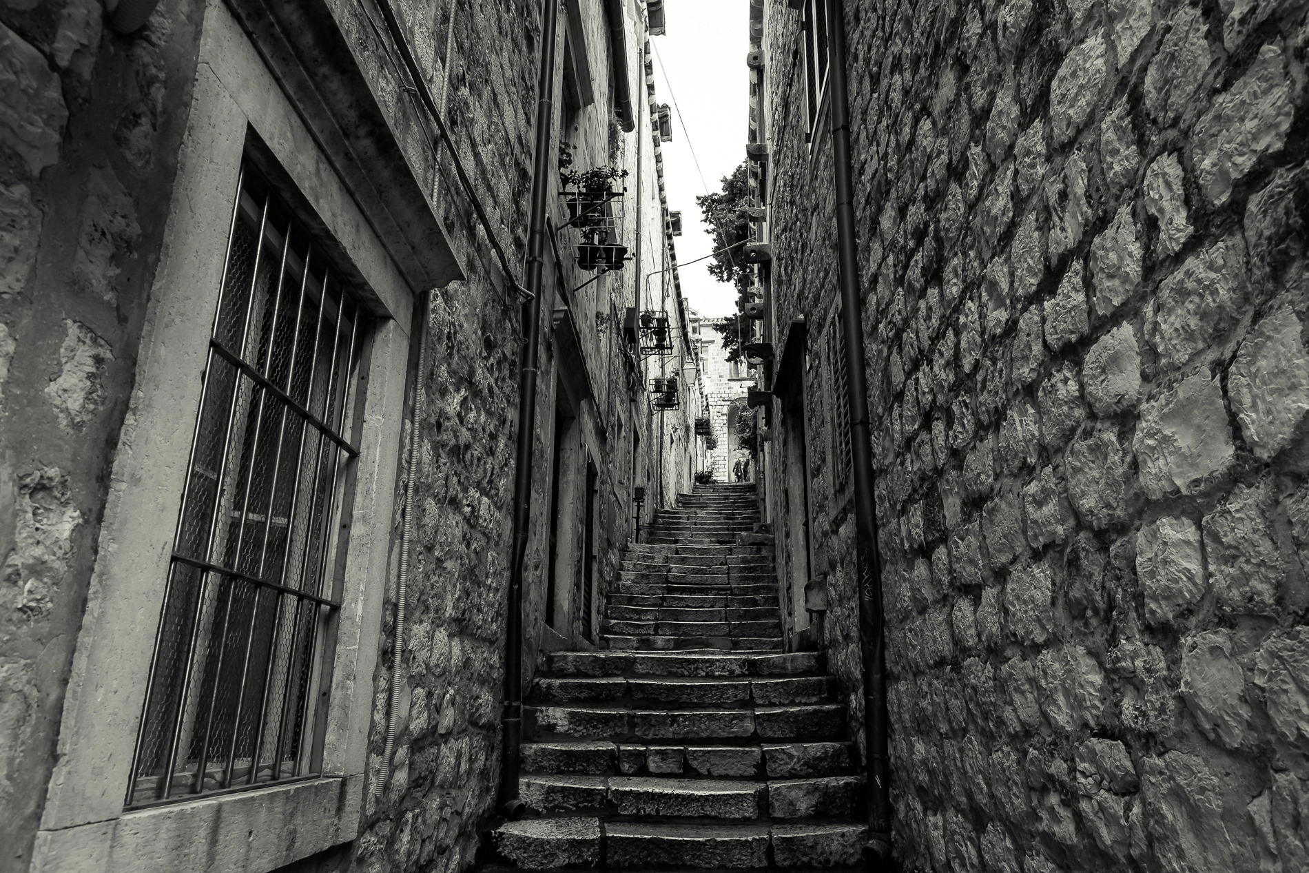 Canon EOS 5D + Canon EF 16-35mm F4L IS USM sample photo. Alley photography