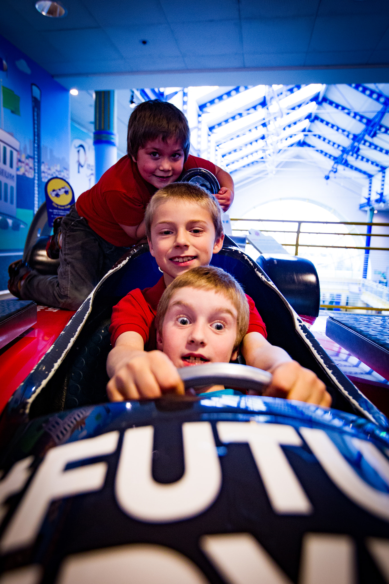 Canon EOS-1D Mark IV sample photo. Kids playing photography