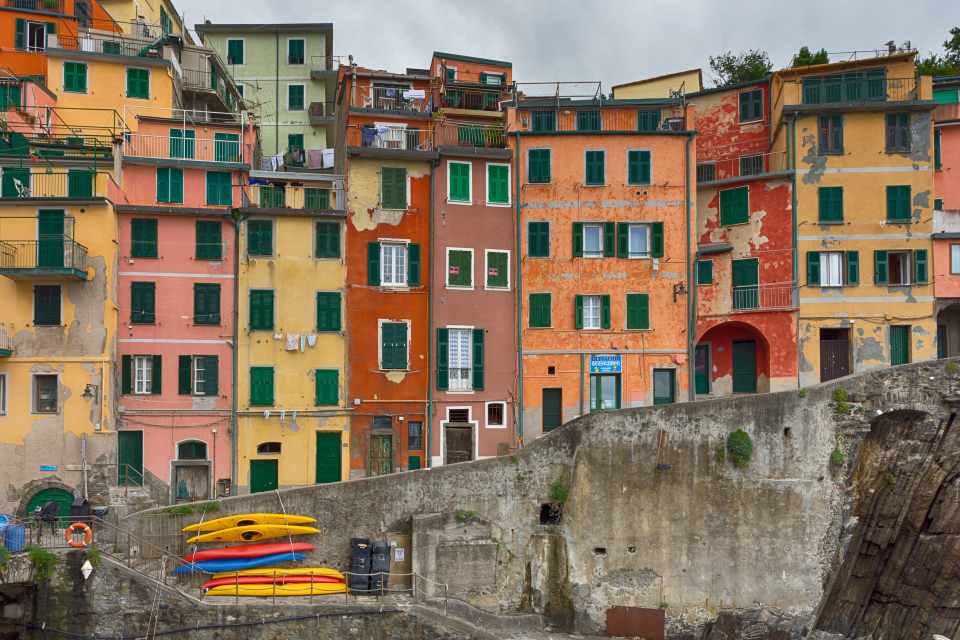Sigma 8-16mm F4.5-5.6 DC HSM sample photo. Houses of riomaggiore photography
