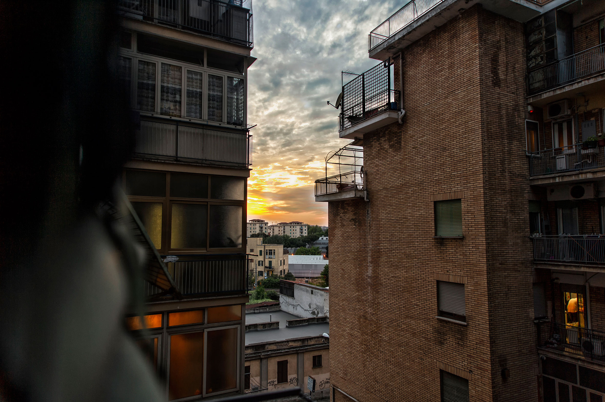 Nikon Df + AF Zoom-Nikkor 24-120mm f/3.5-5.6D IF sample photo. Out my window,rome,italy photography
