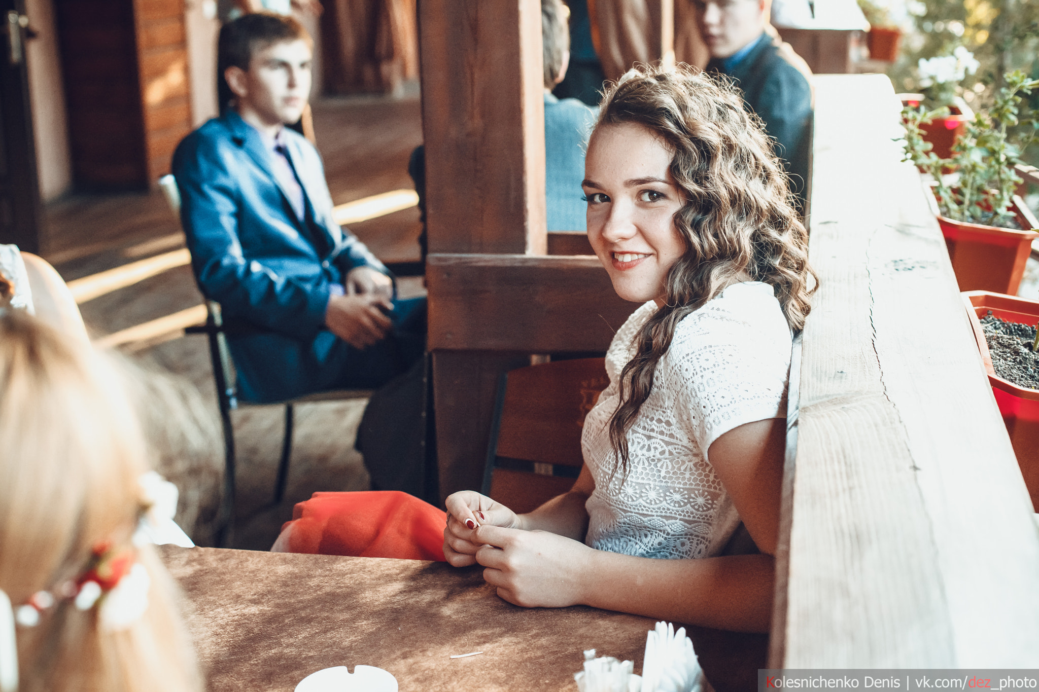 Canon EF 50mm F1.4 USM sample photo. Девушка в кафе photography