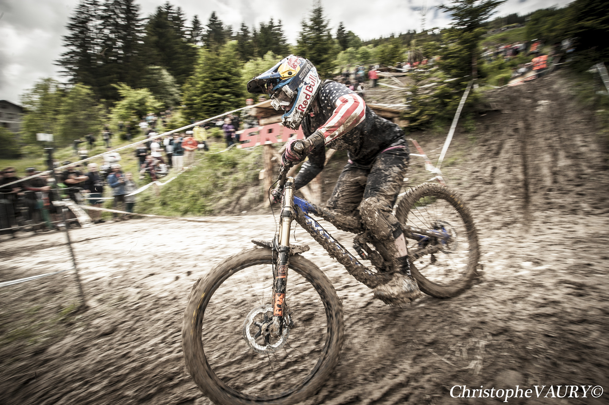 Nikon D3 + Sigma 17-35mm F2.8-4 EX Aspherical sample photo. Crankworx © photography