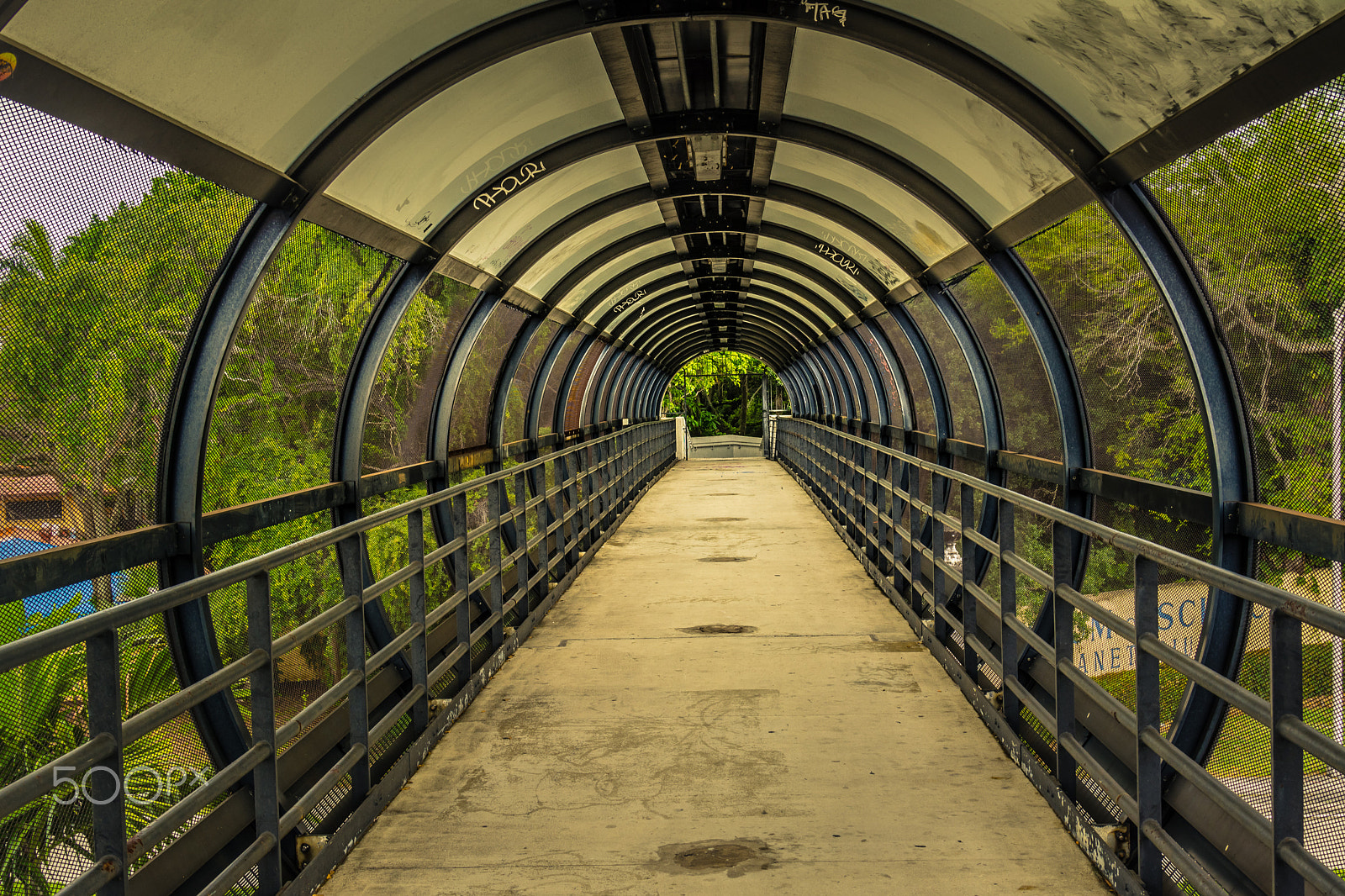 Nikon D7100 + Nikon AF-S Nikkor 24-85mm F3.5-4.5G ED VR sample photo. Overpass photography