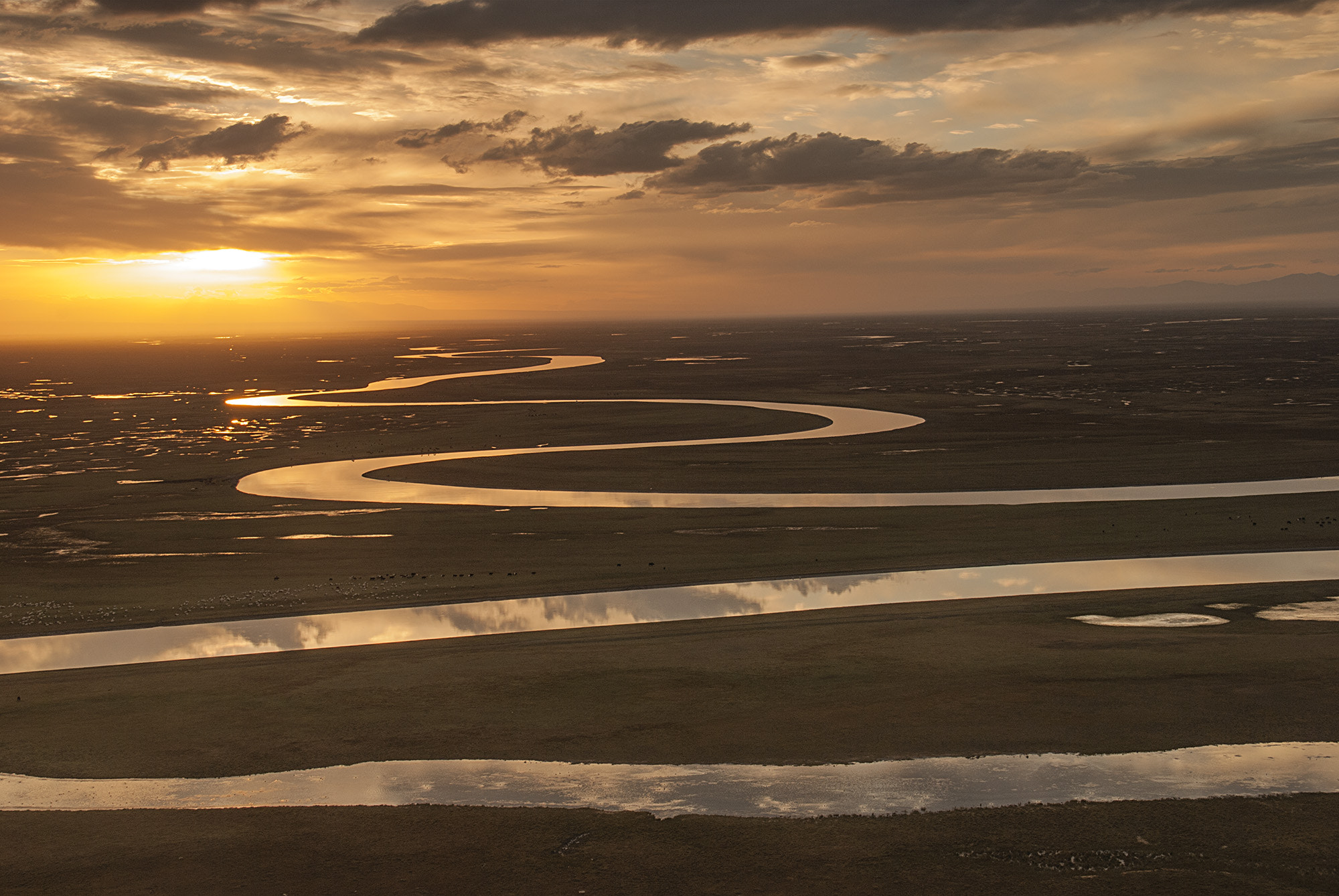 Sigma 18-250mm F3.5-6.3 DC OS HSM sample photo. Kaidu river in setting sun photography
