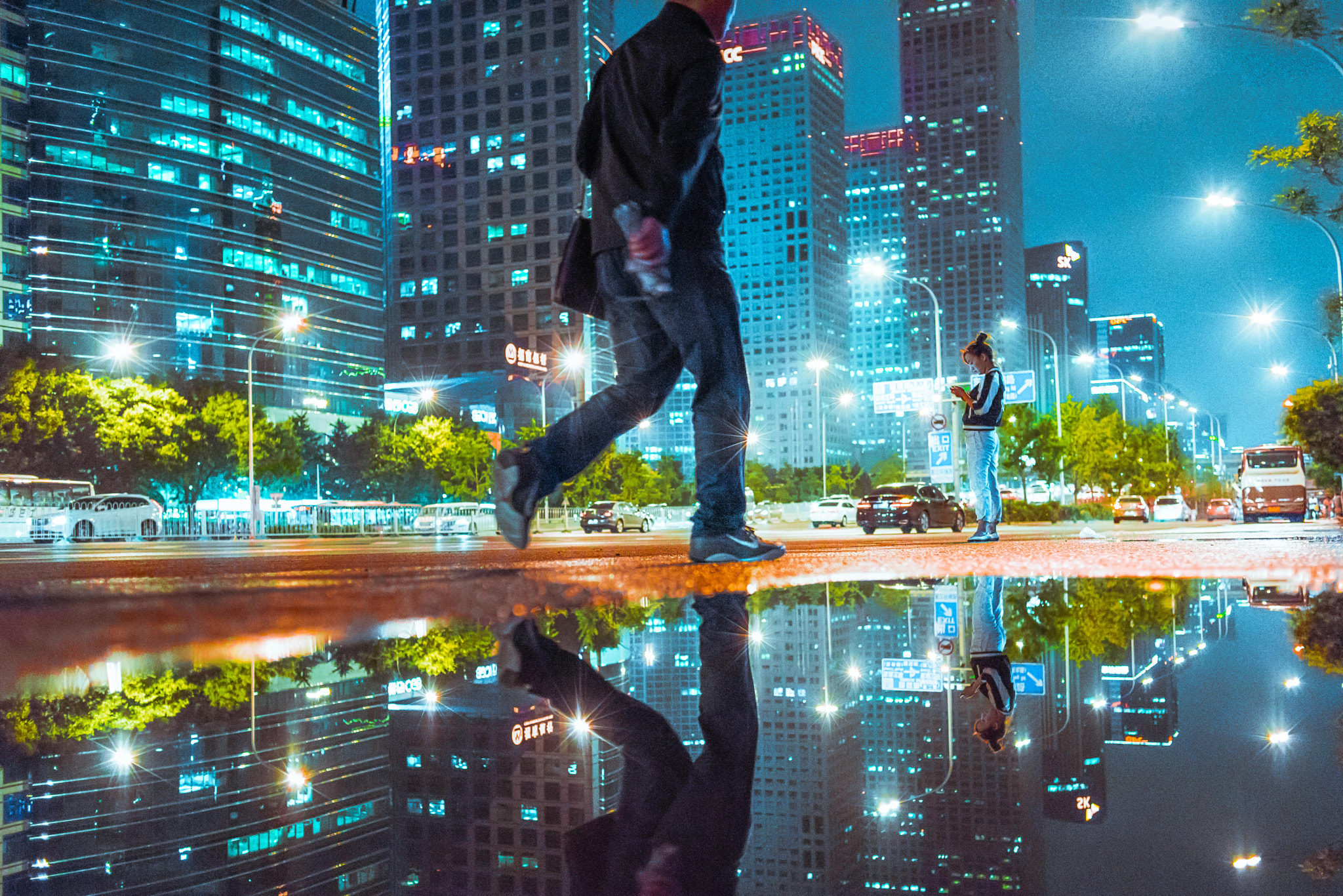 Nikon D810 + Nikon AF Nikkor 35mm F2D sample photo. A night after rain in beijing-3 photography