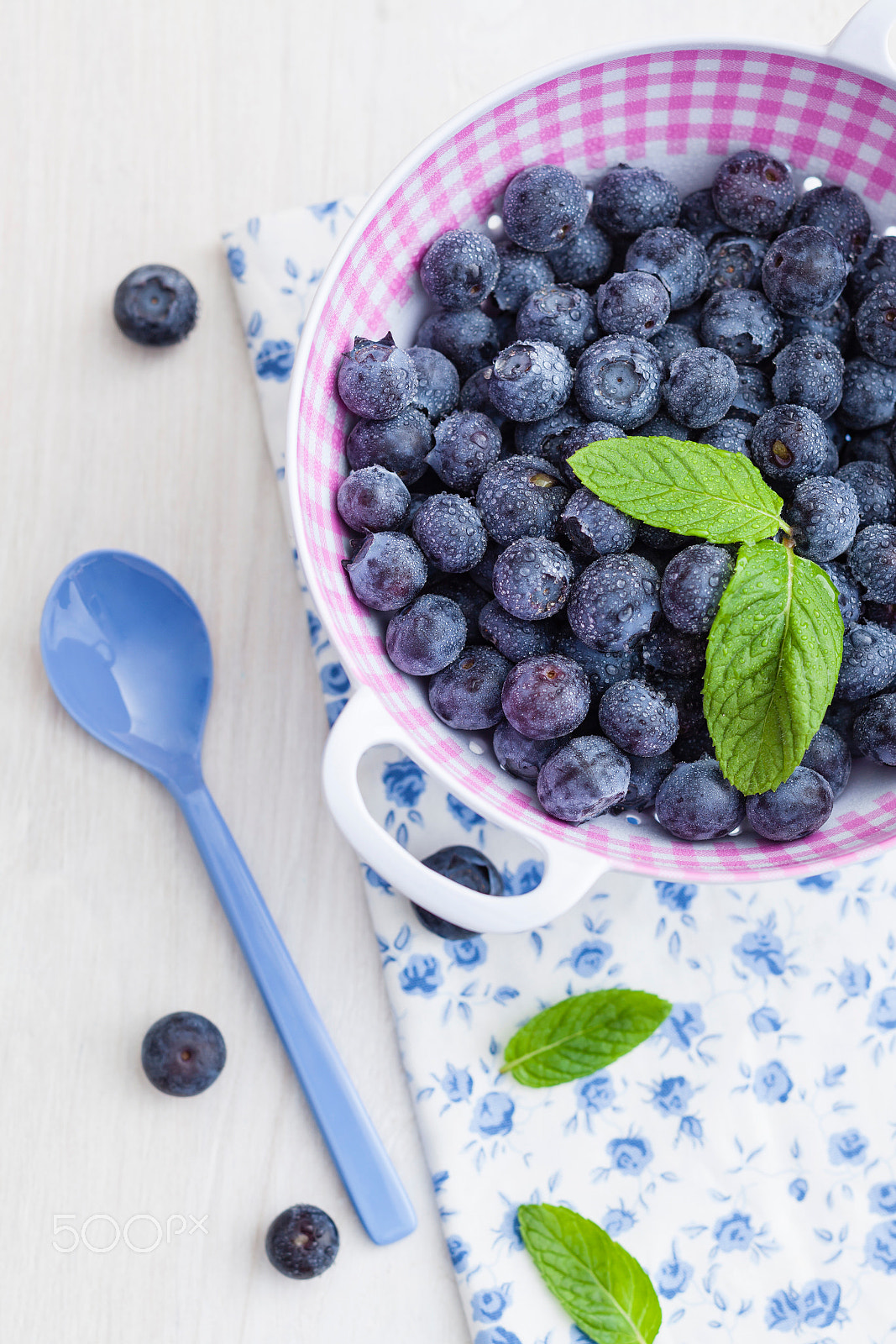 Canon TS-E 90mm F2.8 Tilt-Shift sample photo. Fresh blueberries photography