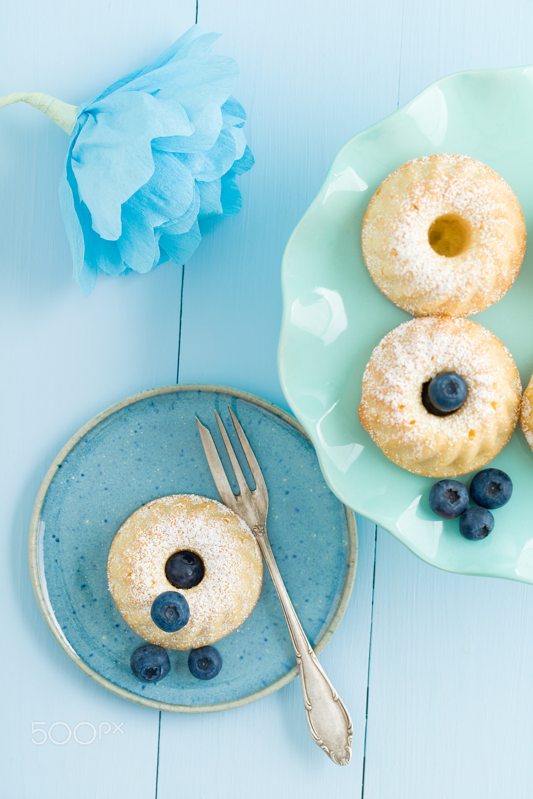 Sony a7R + Canon EF 100mm F2.8L Macro IS USM sample photo. Mini bundt cakes photography