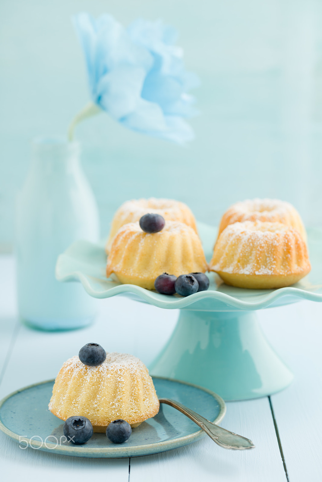 Sony a7R + Canon EF 100mm F2.8L Macro IS USM sample photo. Mini bundt cakes photography