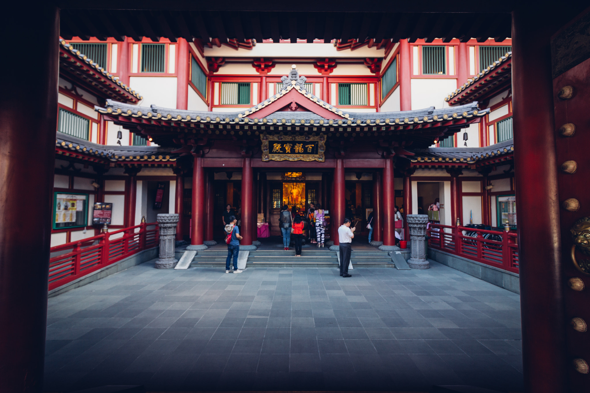 Canon EF-S 10-18mm F4.5–5.6 IS STM sample photo. Chinatown photography
