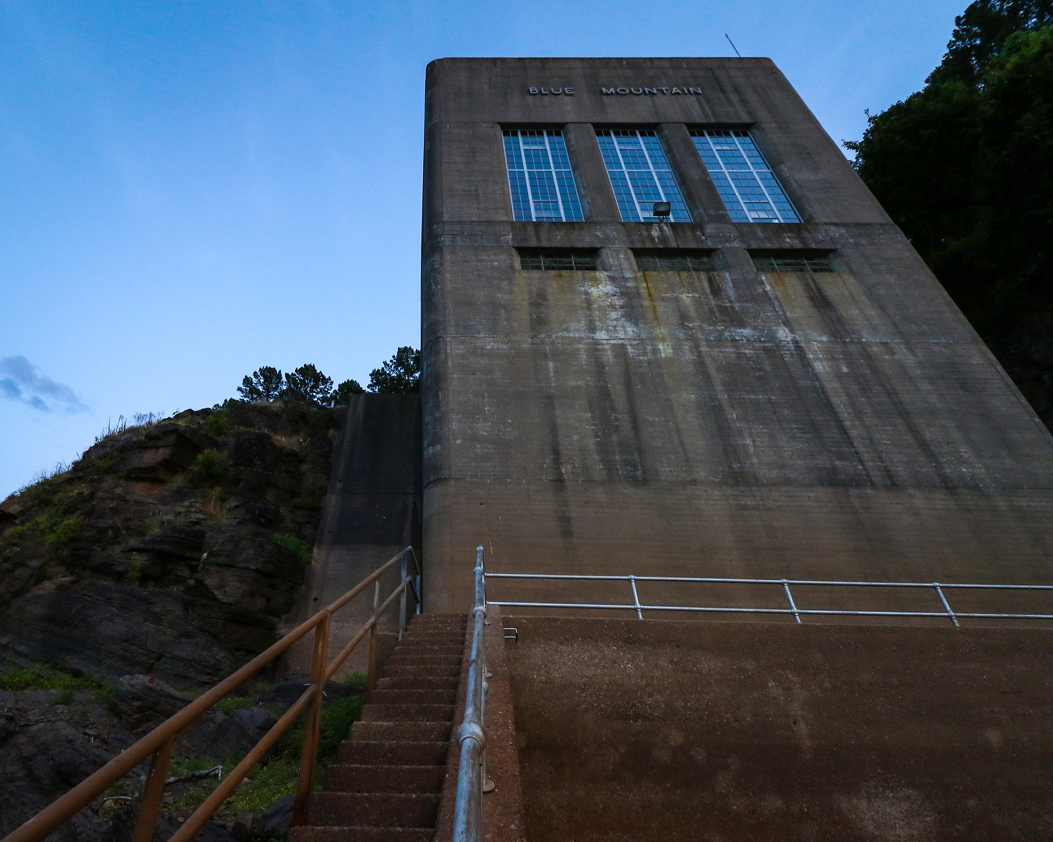Canon EF-S 10-18mm F4.5–5.6 IS STM sample photo. Gate tower... photography