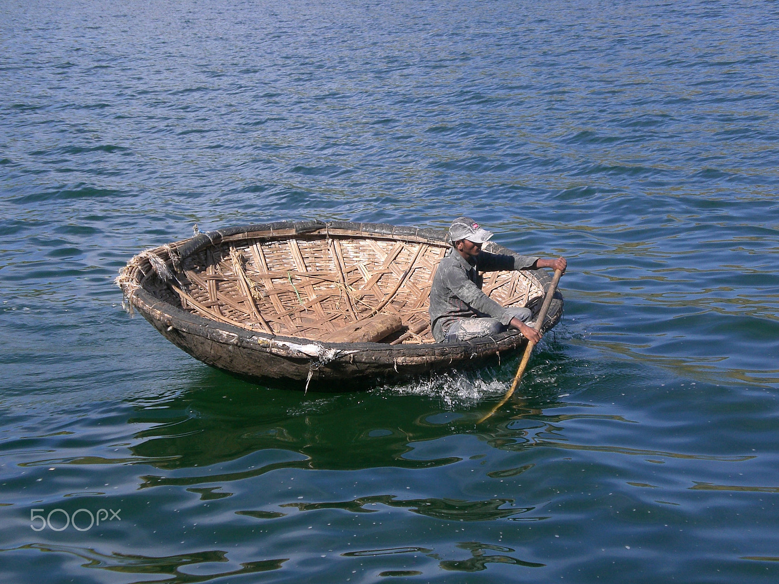 CASIO EX-Z60 sample photo. Traditional boating photography