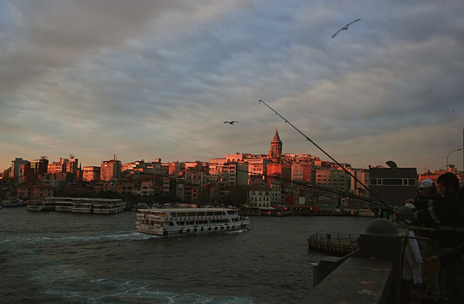 Canon EF-S 18-55mm F3.5-5.6 sample photo. Köprü balıkçıları_2 photography