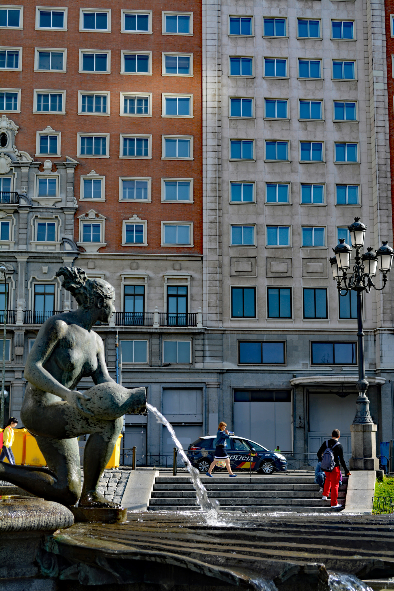 Nikon D5200 + IX-Nikkor 60-180mm f/4-5.6 sample photo. Plaza de españa en madrid photography