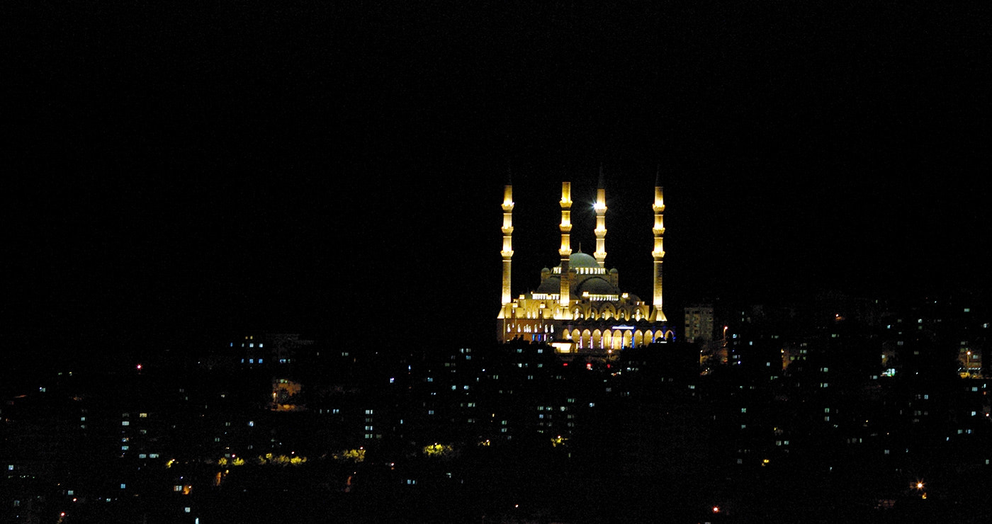 Pentax K20D + smc PENTAX-FA Macro 100mm F2.8 sample photo. Mosque photography