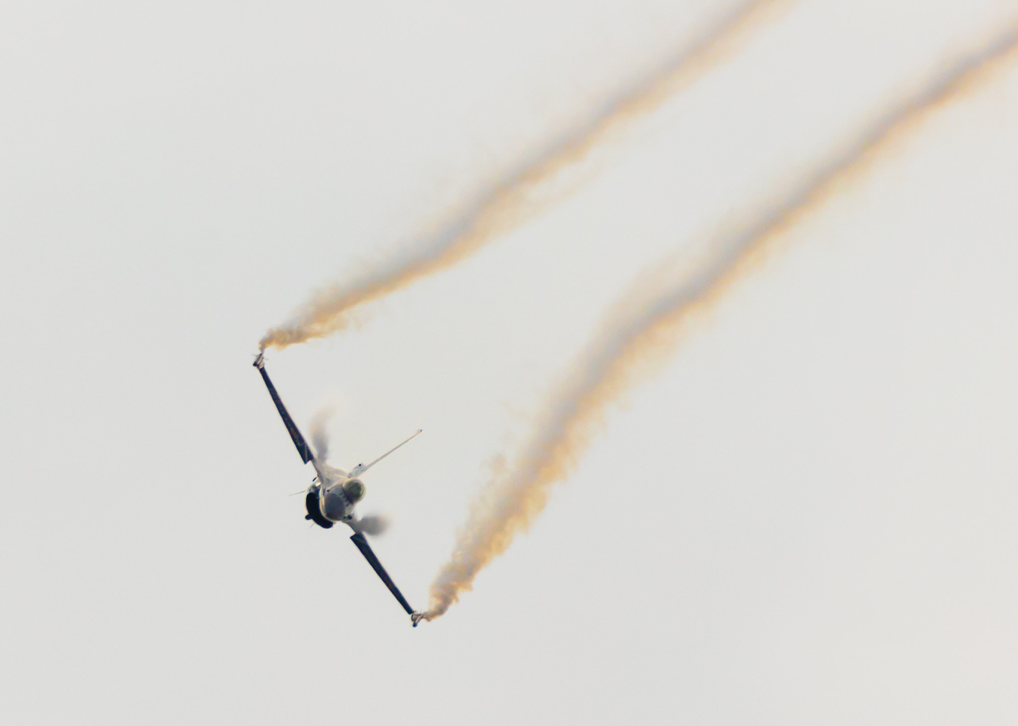 Canon EF 70-200mm F2.8L IS II USM sample photo. F-16 in high g turn photography