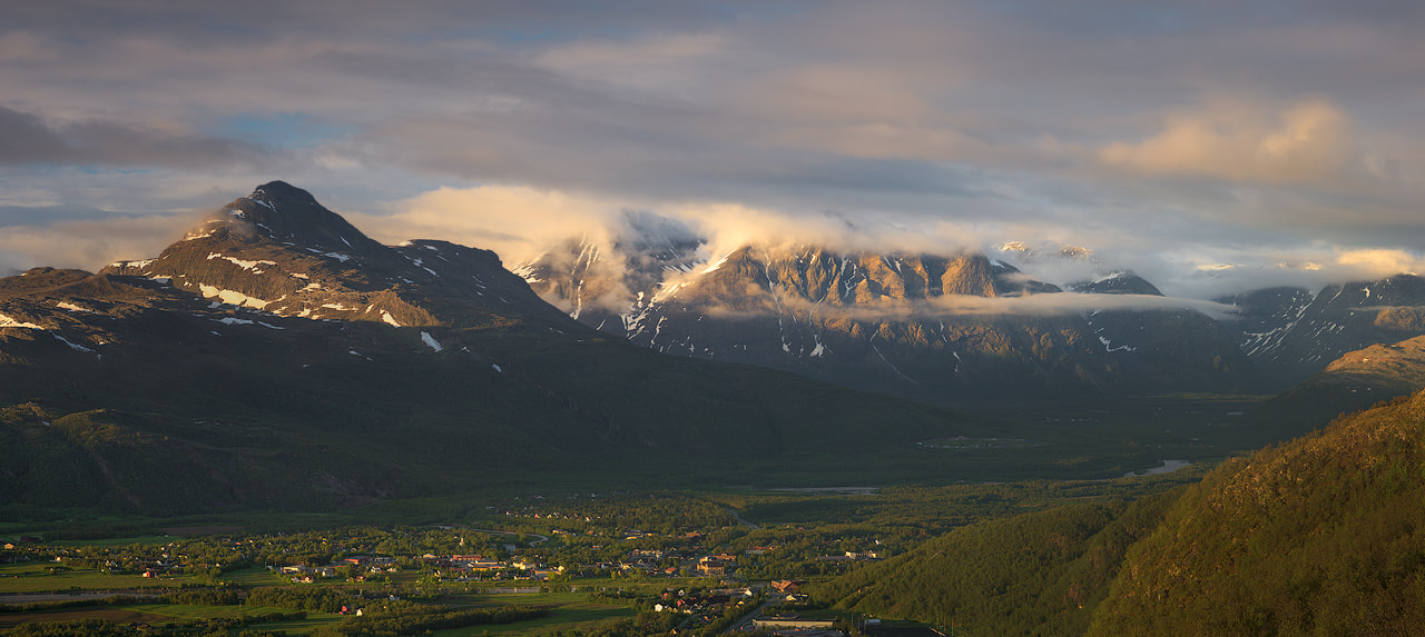 Nikon D810 + ZEISS Apo Sonnar T* 135mm F2 sample photo. The valley photography