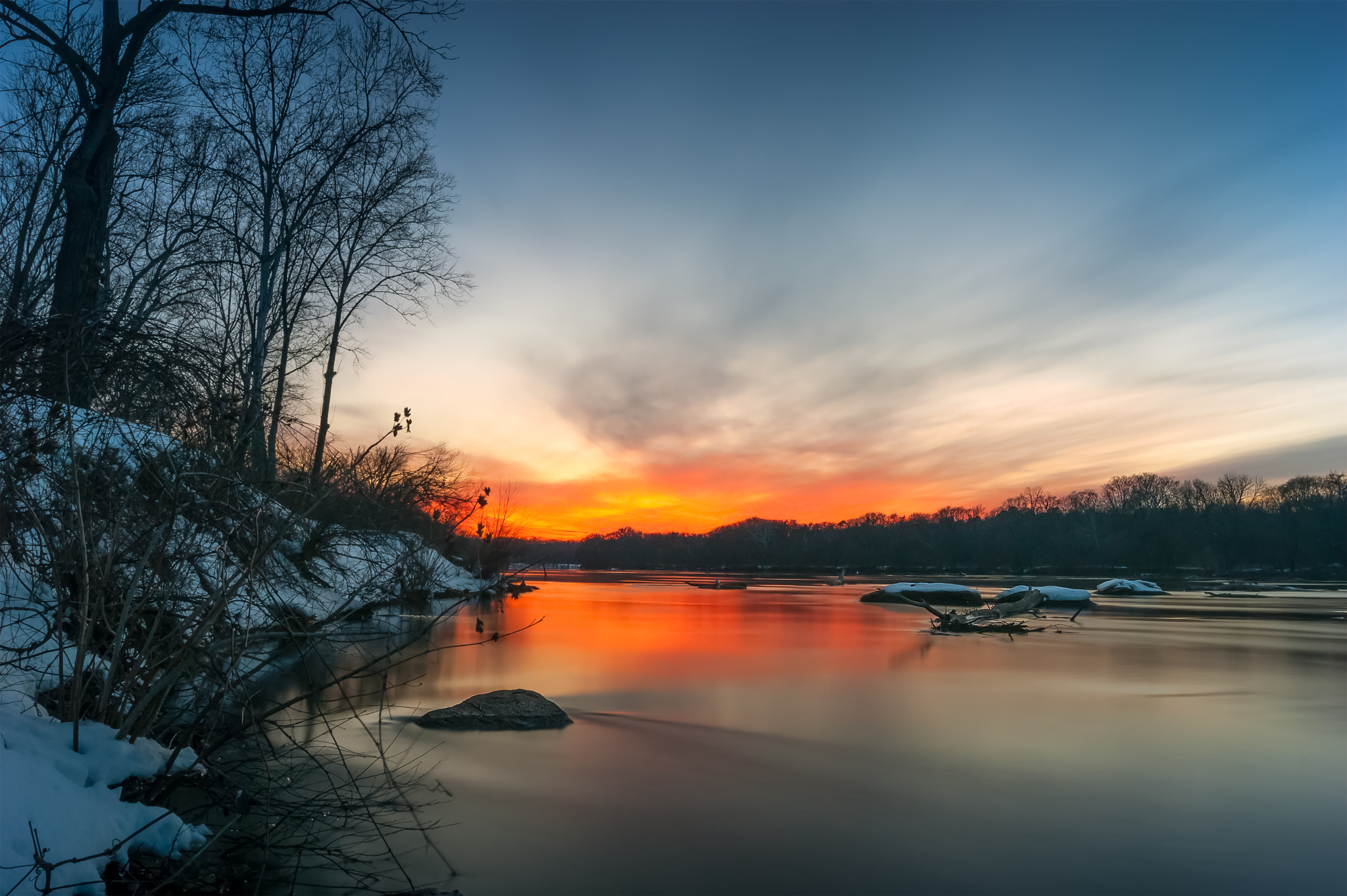 Sony Alpha DSLR-A390 + Sony DT 18-55mm F3.5-5.6 SAM sample photo. Fire and ice photography