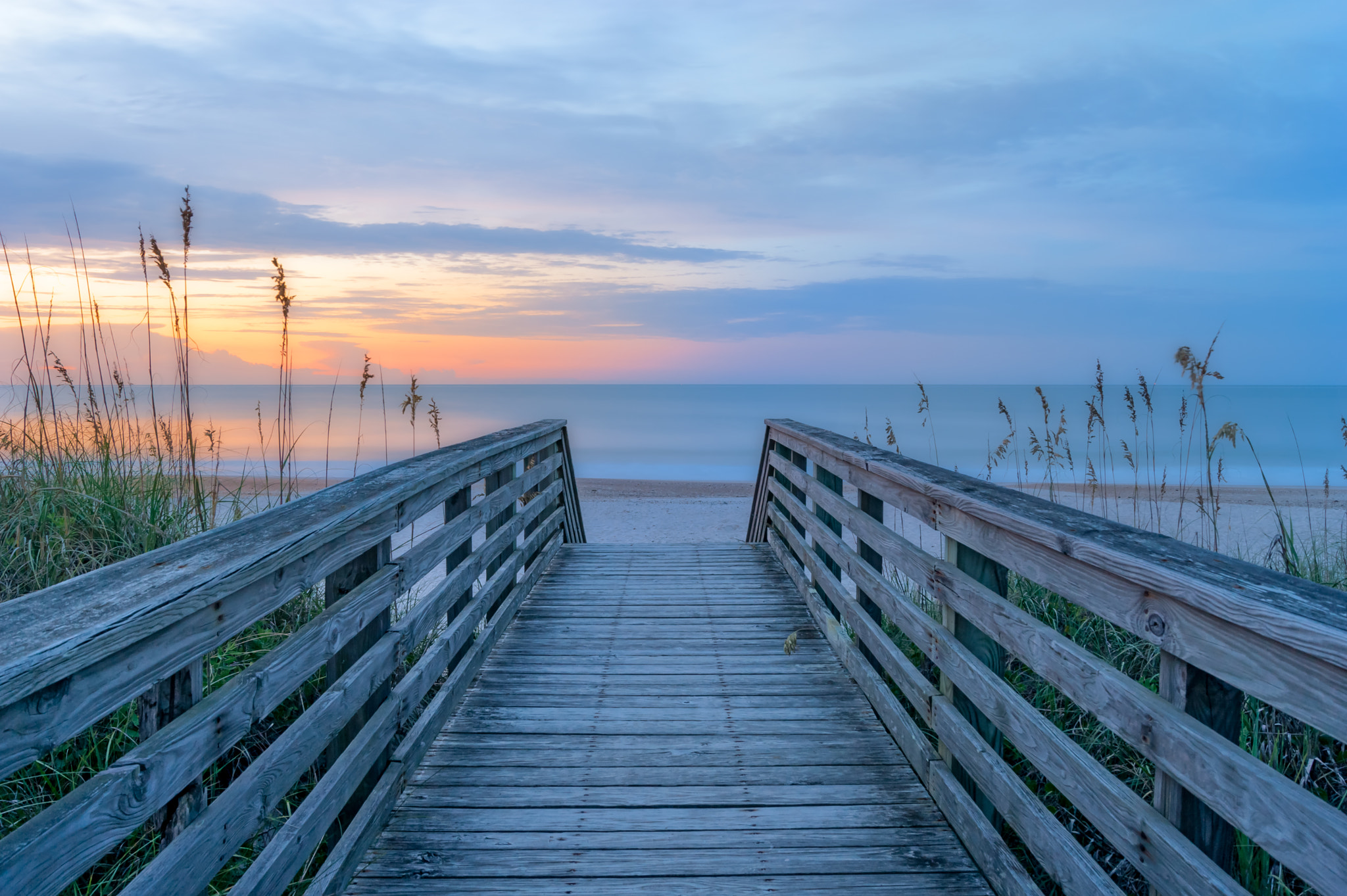 Sony Alpha DSLR-A390 sample photo. Beach walkway photography