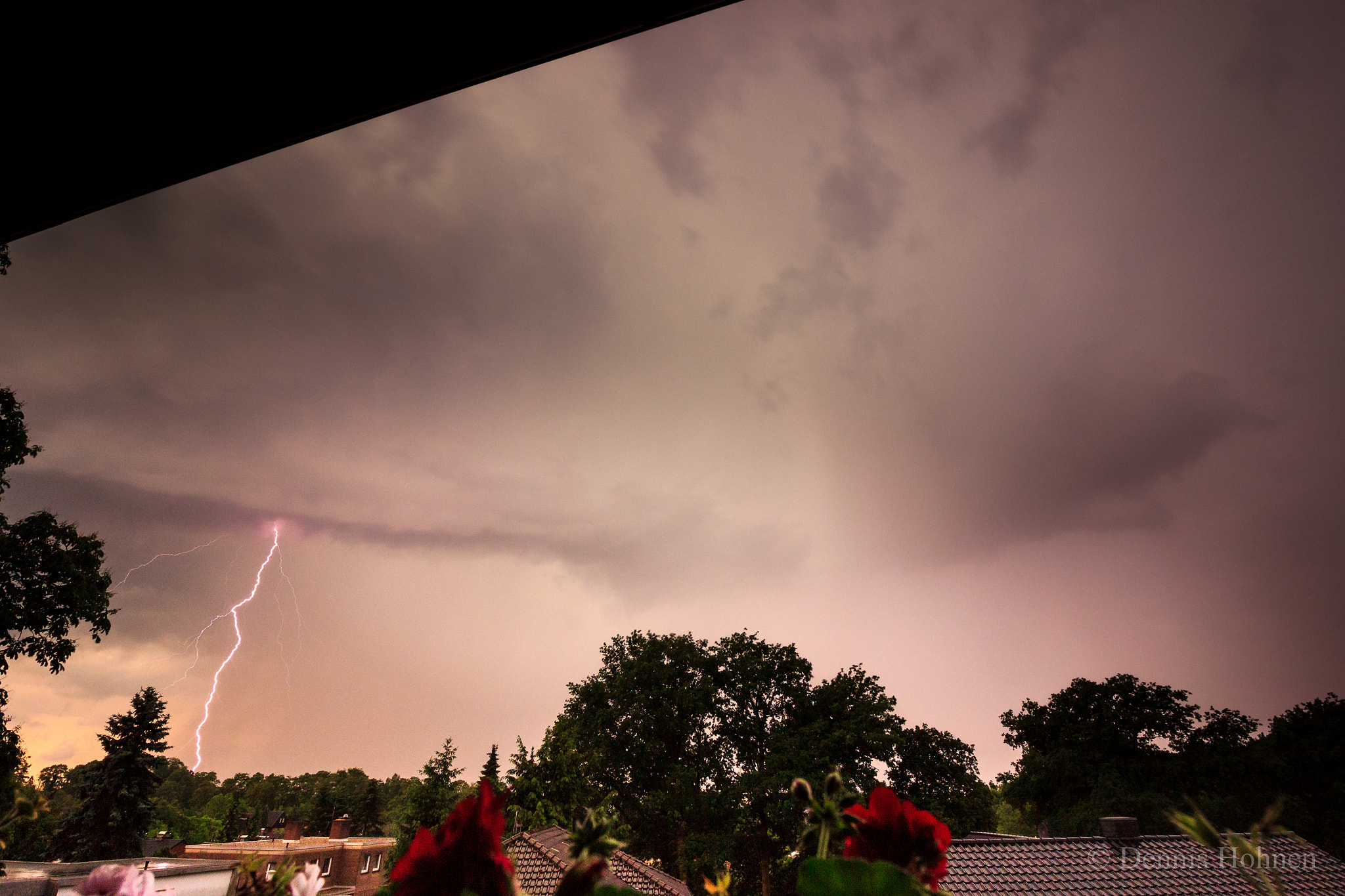 Canon EF-S 10-18mm F4.5–5.6 IS STM sample photo. Lightning photography