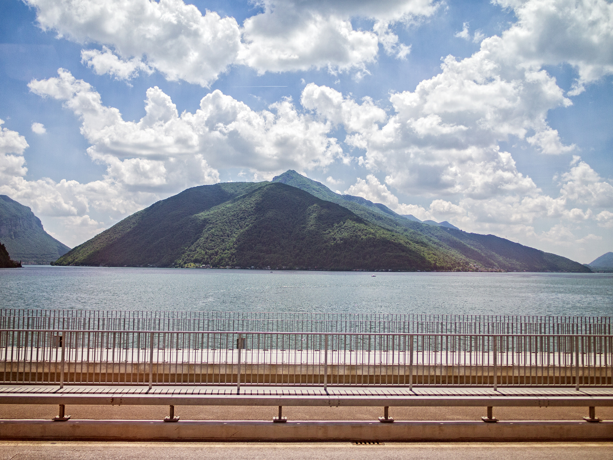 Olympus PEN E-PL3 + LEICA DG SUMMILUX 15/F1.7 sample photo. Lake lugano from the train photography