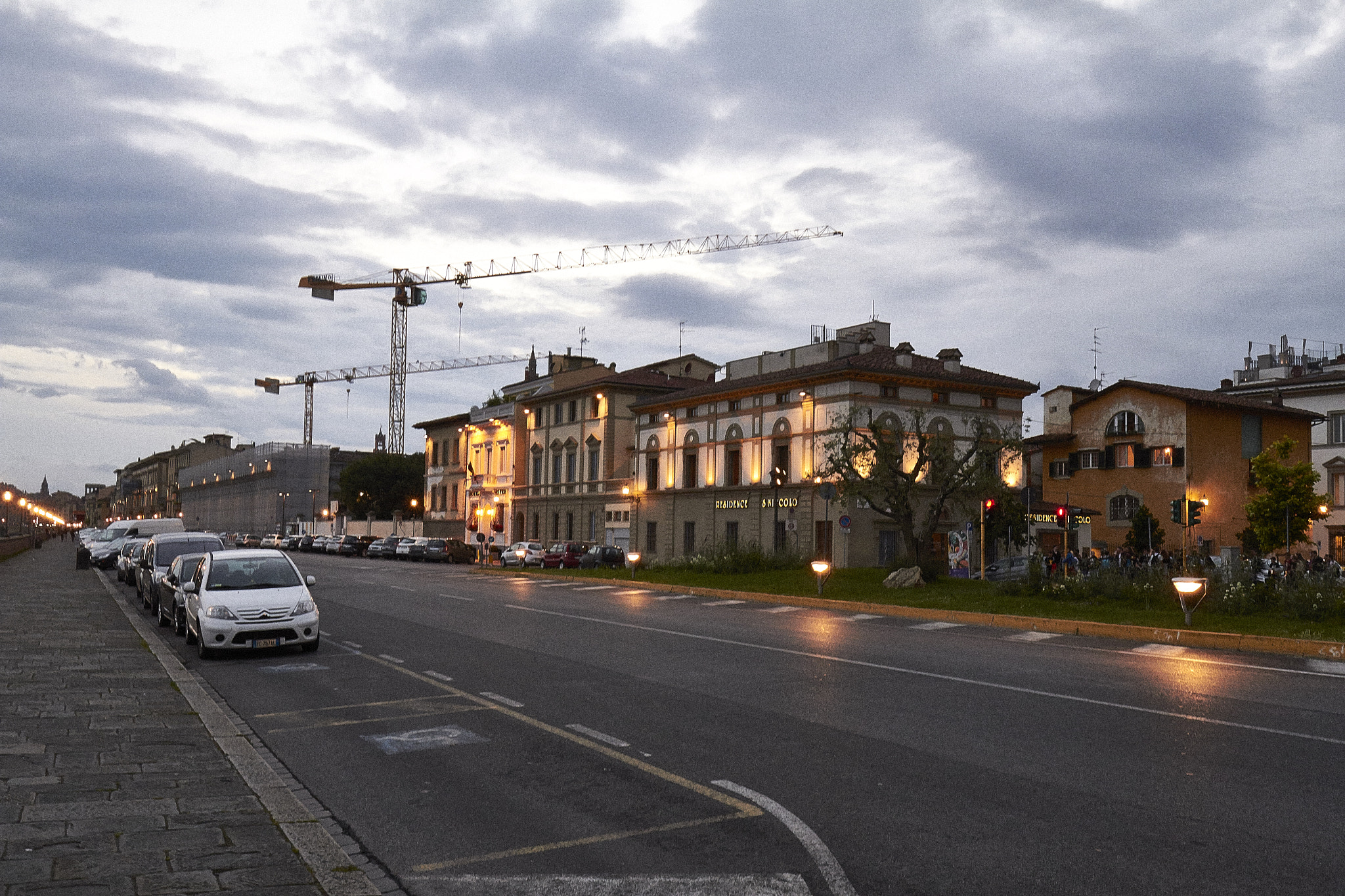 Canon EOS 7D + Canon EF 16-35mm F4L IS USM sample photo. Outside of old florence city photography