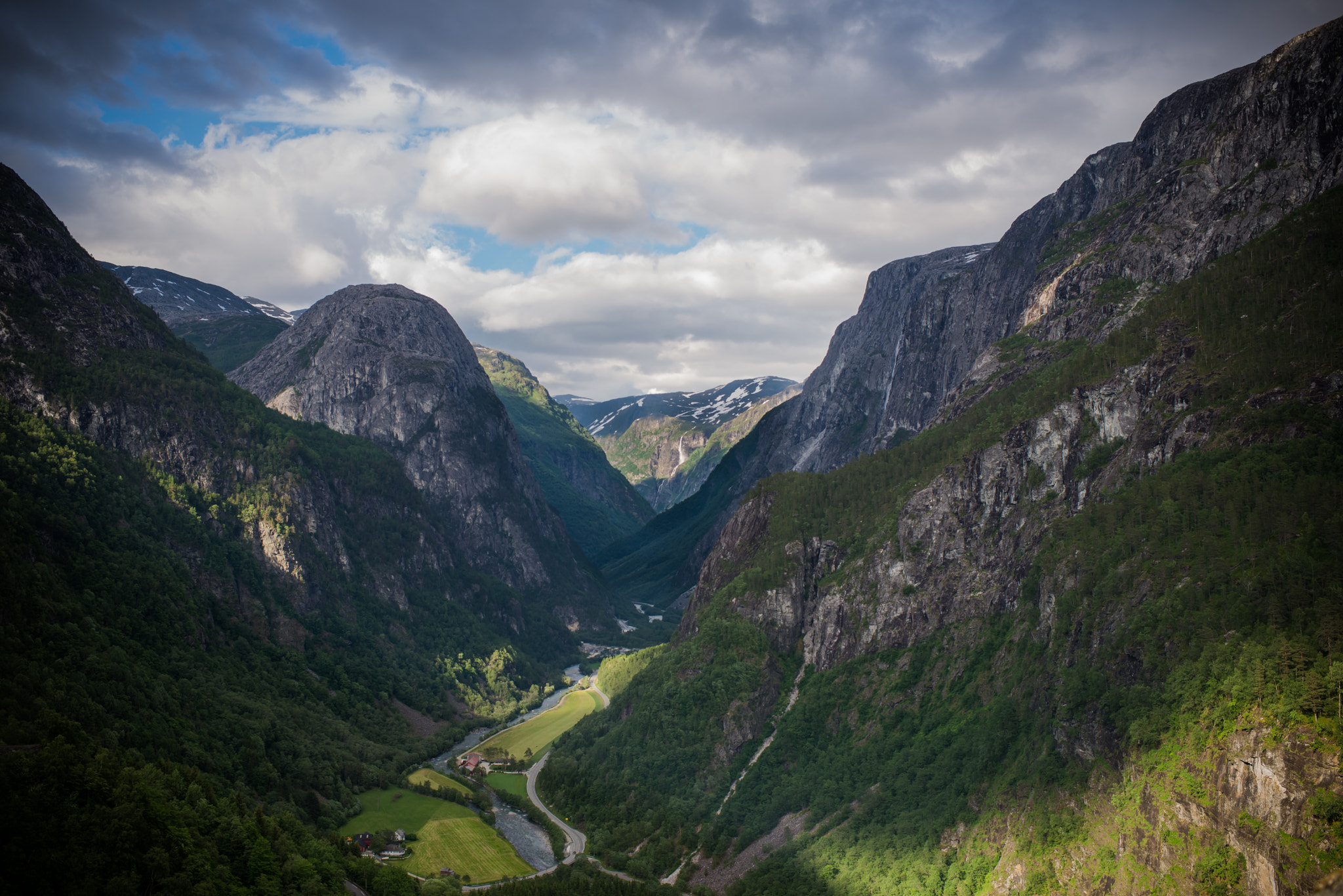 Nikon D600 + Nikon AF-S Nikkor 35mm F1.4G sample photo. Stalheim, norway photography