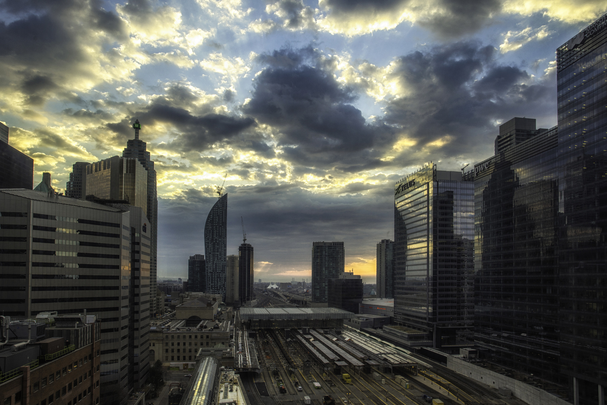 Sony a7R + Canon EF 17-40mm F4L USM sample photo. Toronto sunrise photography