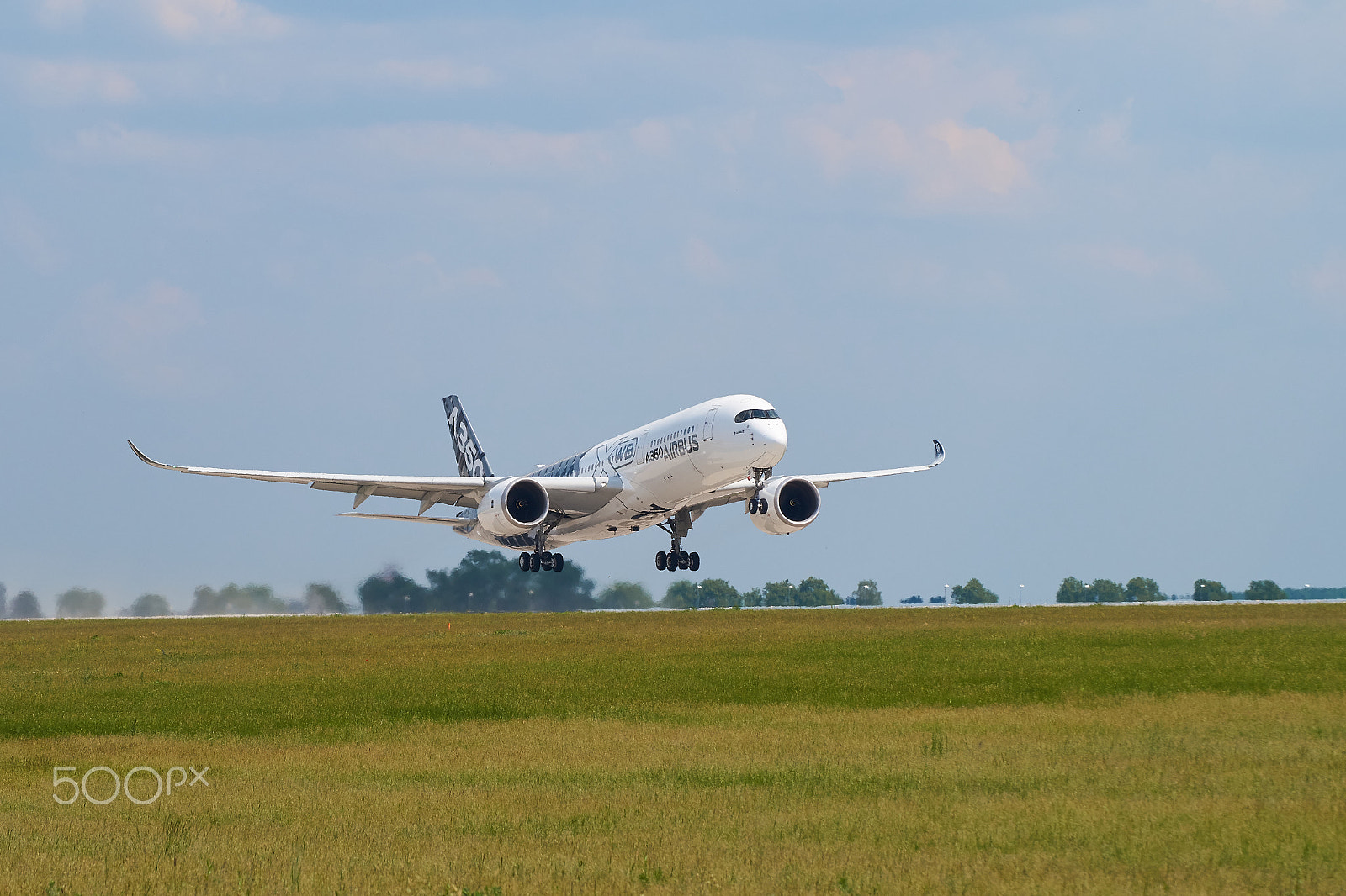 Tamron SP 70-300mm F4-5.6 Di USD sample photo. Takeoff. photography