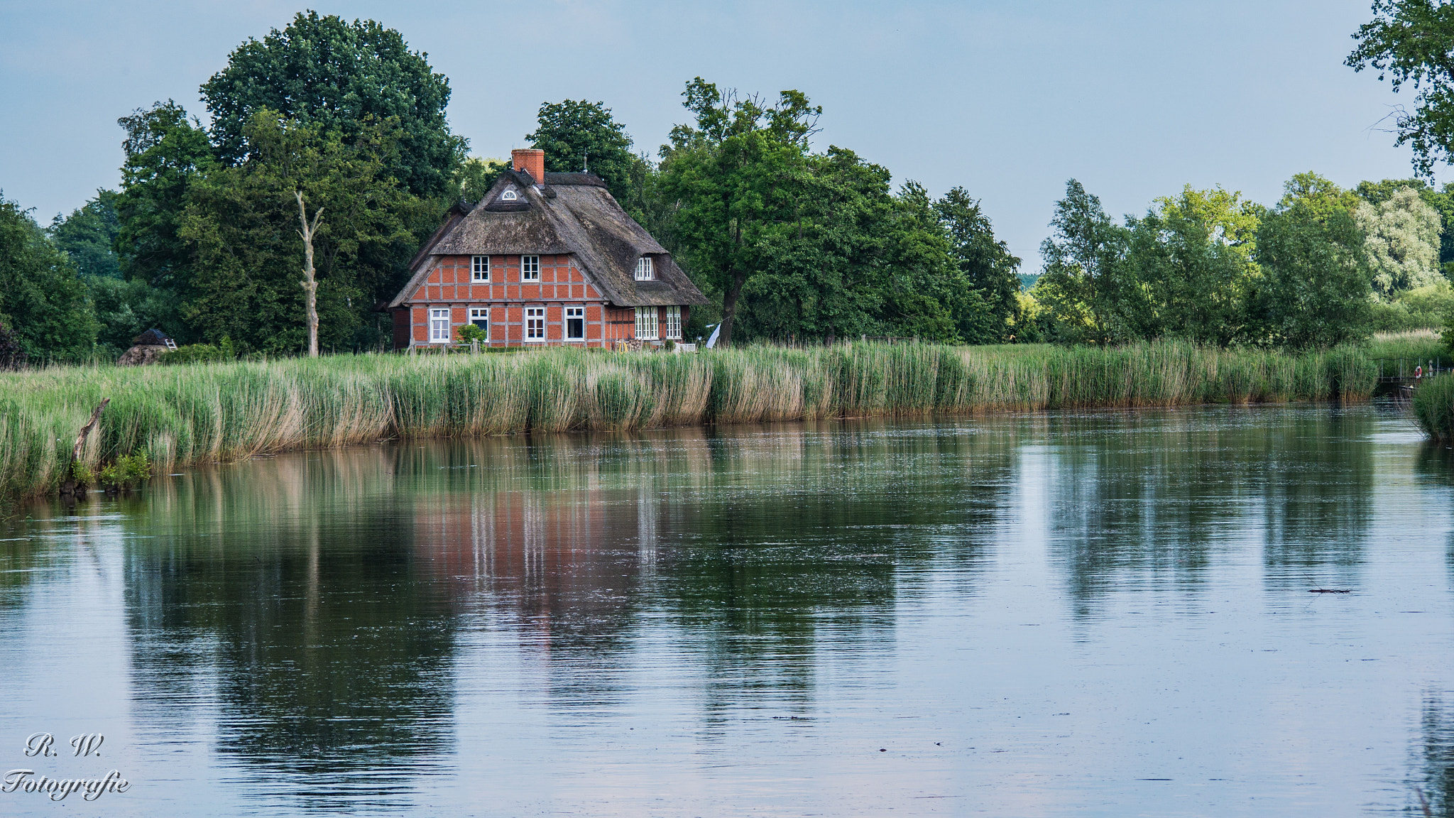 Panasonic Lumix DMC-GH3 sample photo. Am wasser photography
