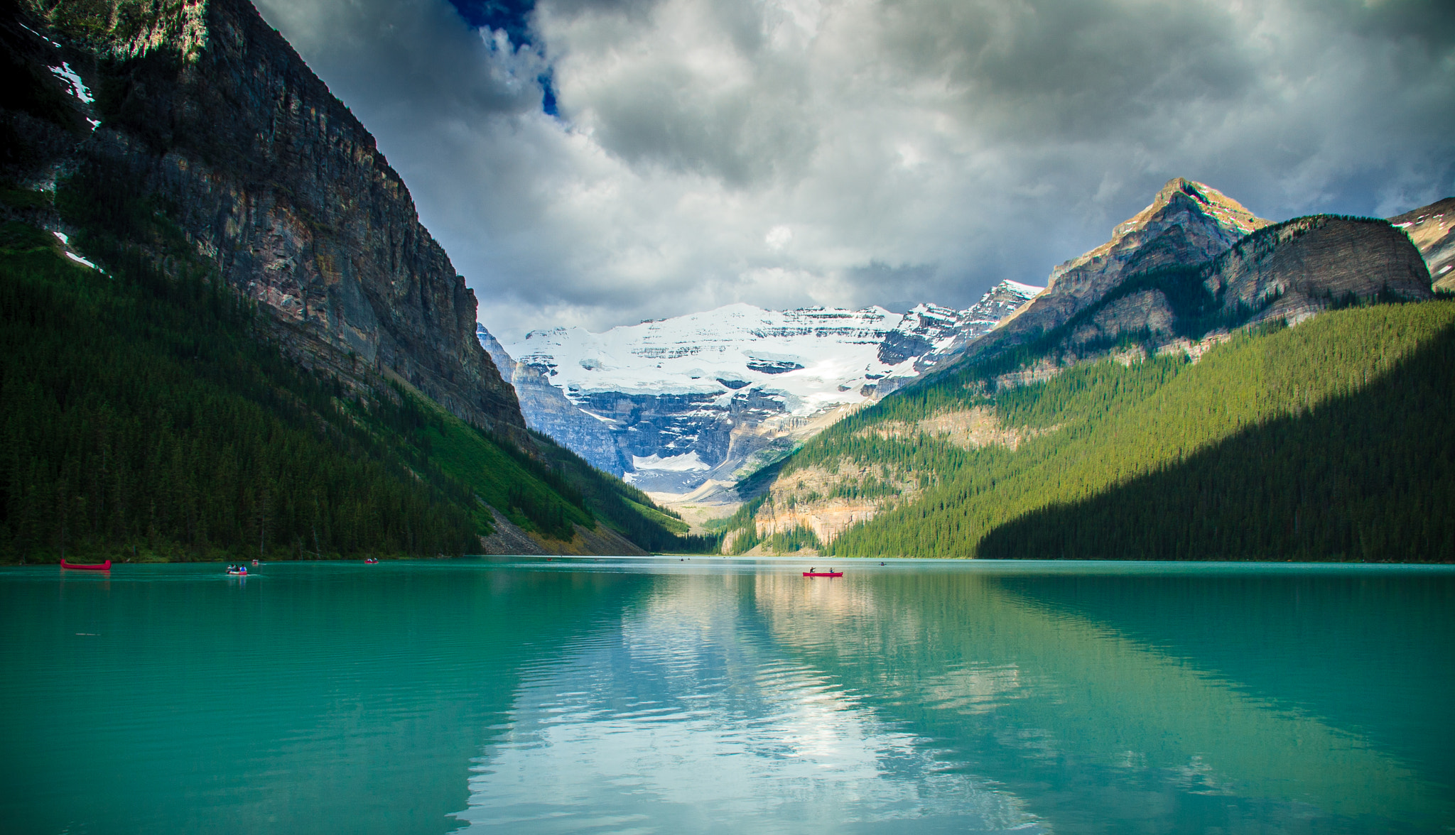 Canon EOS 400D (EOS Digital Rebel XTi / EOS Kiss Digital X) sample photo. Lake louise at banff photography