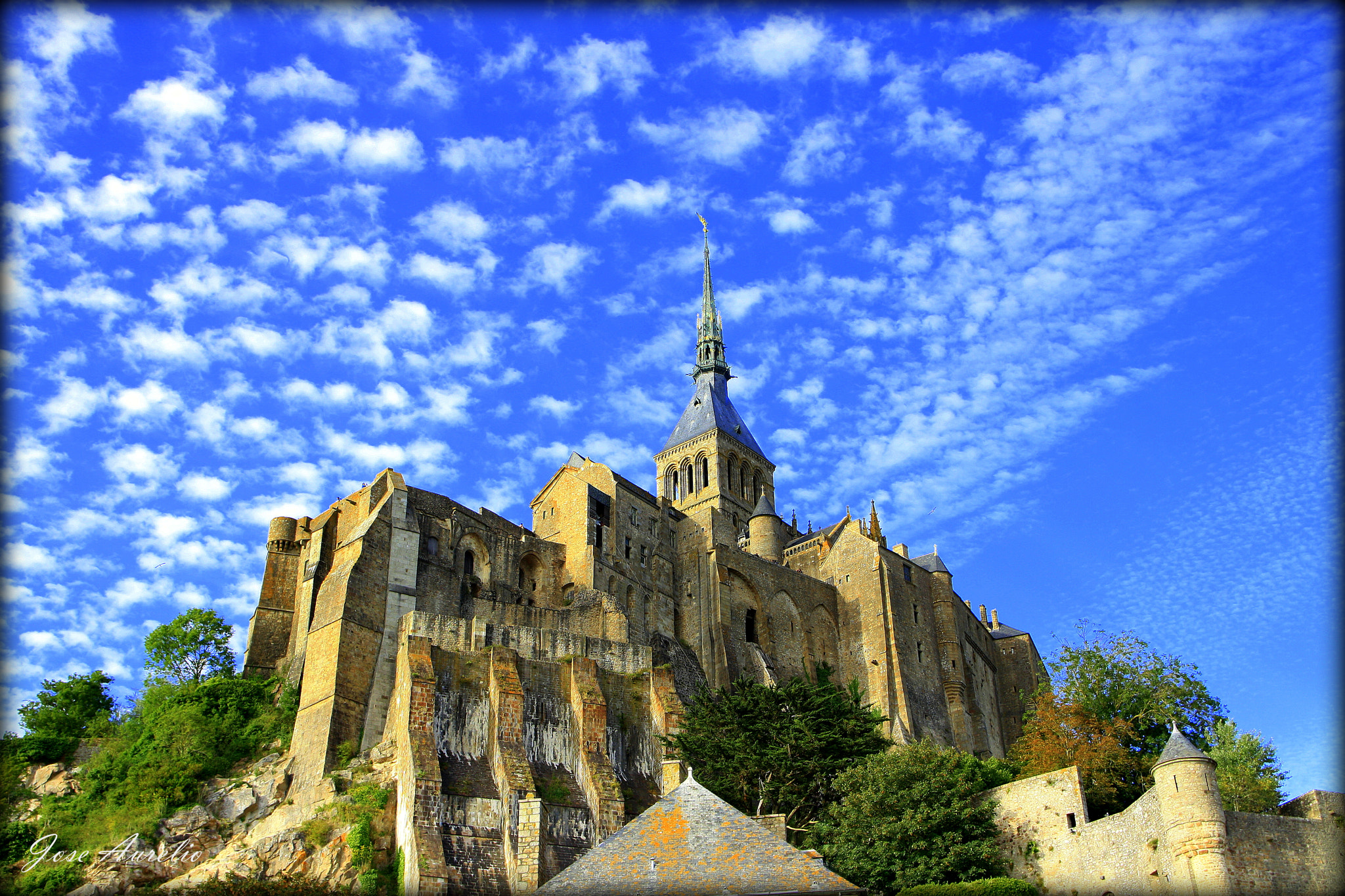 Canon EOS 1000D (EOS Digital Rebel XS / EOS Kiss F) sample photo. Mont saint michel photography