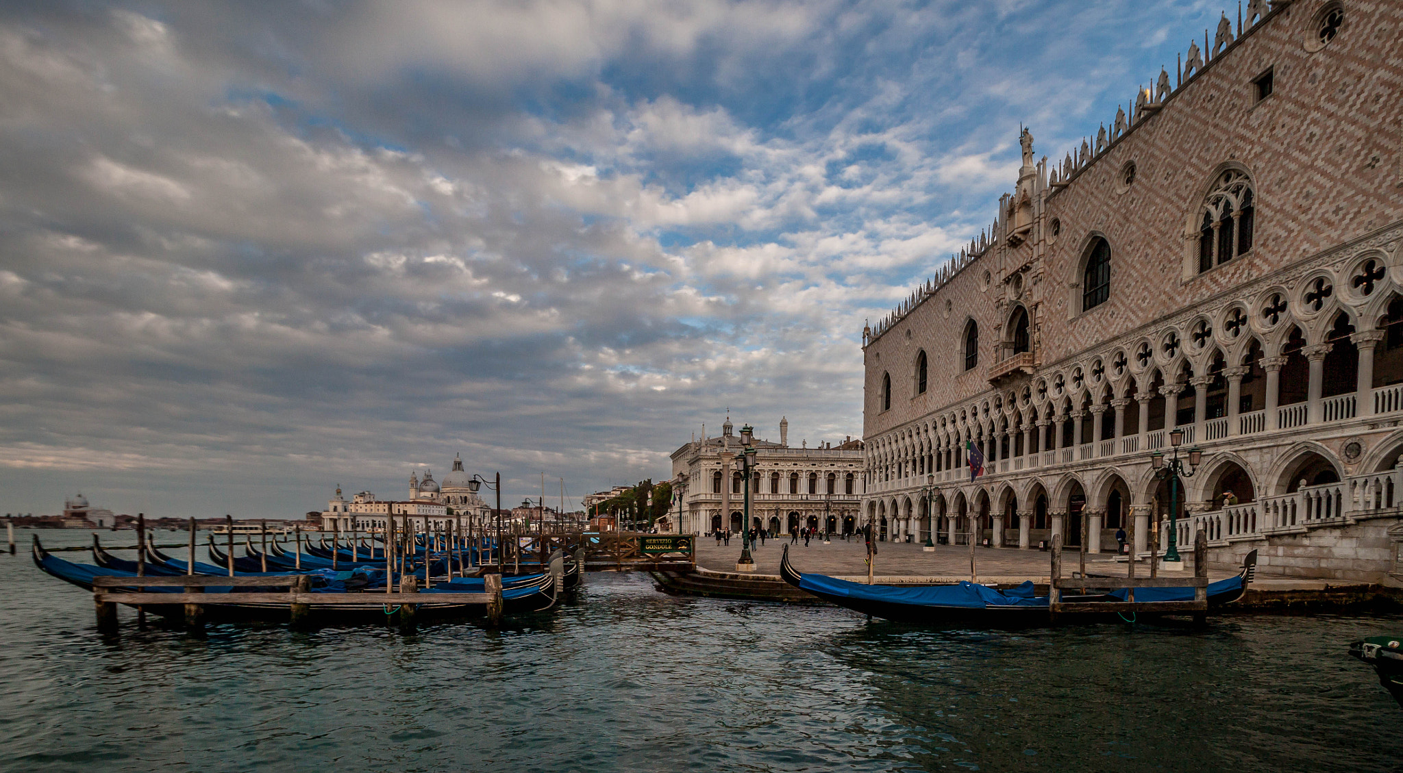 Canon EF-S 10-18mm F4.5–5.6 IS STM sample photo. San marco photography