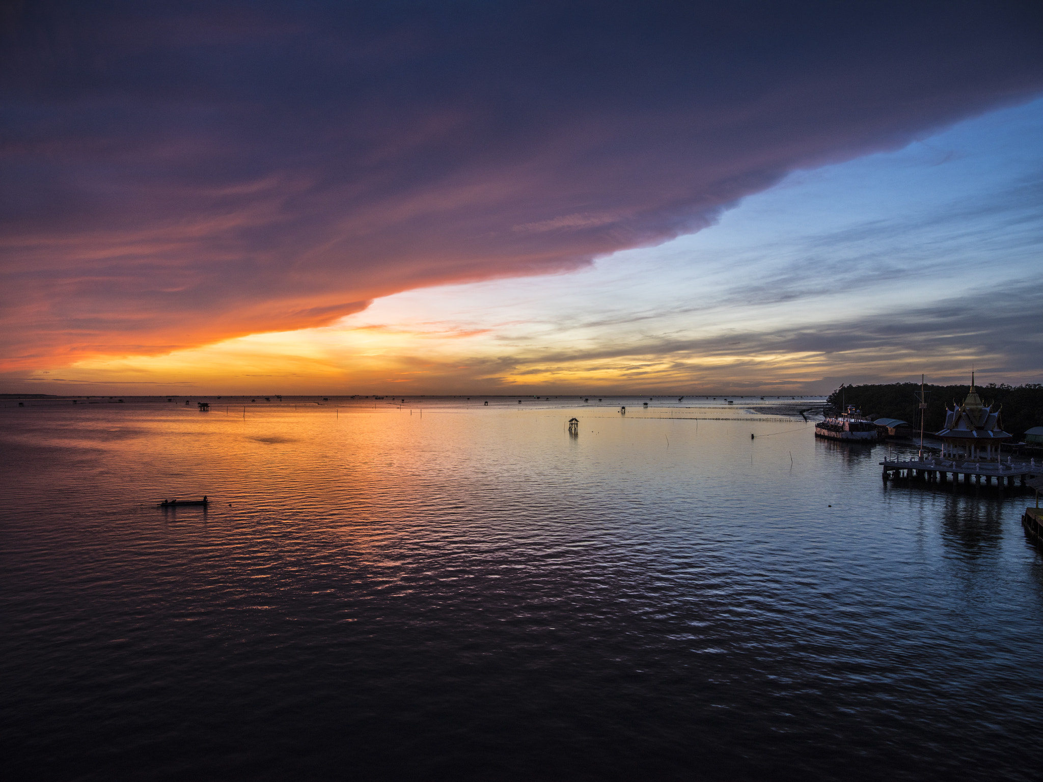 HD Pentax-DA645 28-45mm F4.5ED AW SR sample photo. Sunrise at petchchaburi photography