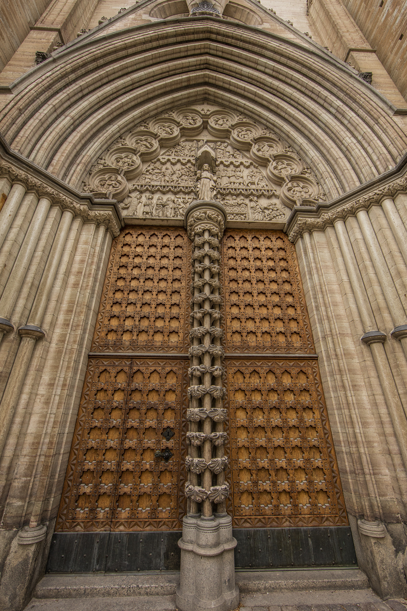 Canon EF 14mm F2.8L II USM sample photo. Church gates photography