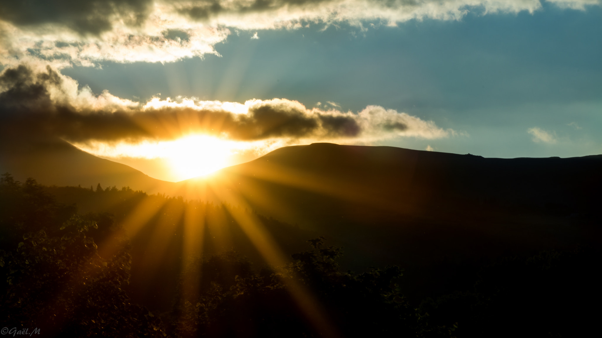 Tamron SP AF 90mm F2.8 Di Macro sample photo. Auvergne - sunset photography