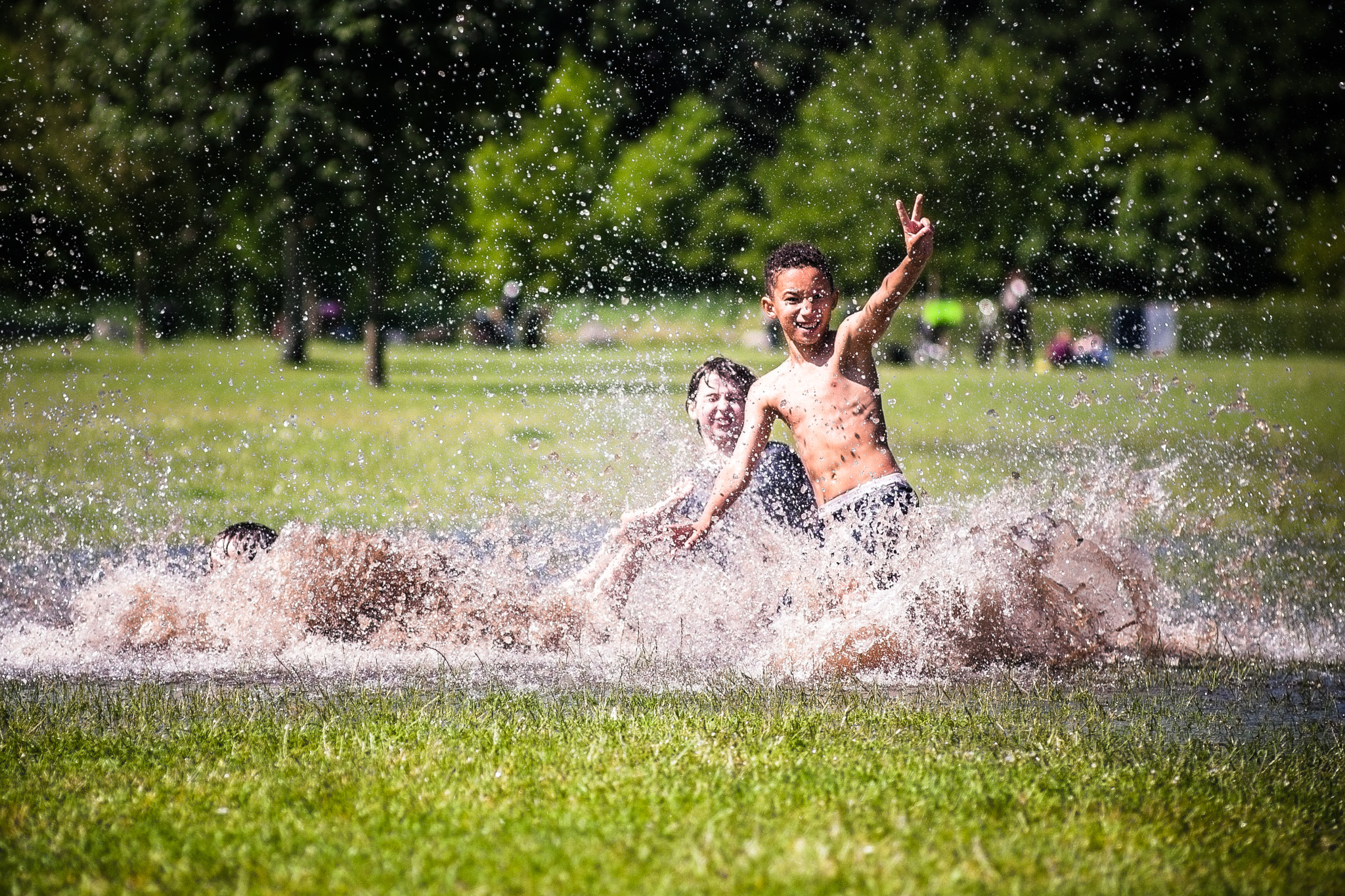 Canon EOS 5D + Canon EF 135mm F2.8 SF sample photo. Splash photography