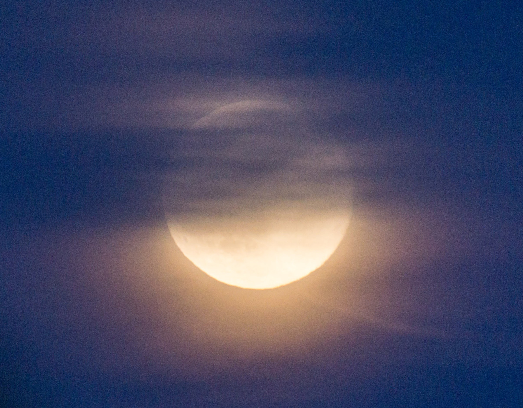 Sony a6000 + Sony 70-400mm F4-5.6 G SSM sample photo. Strawberry moon rising  photography