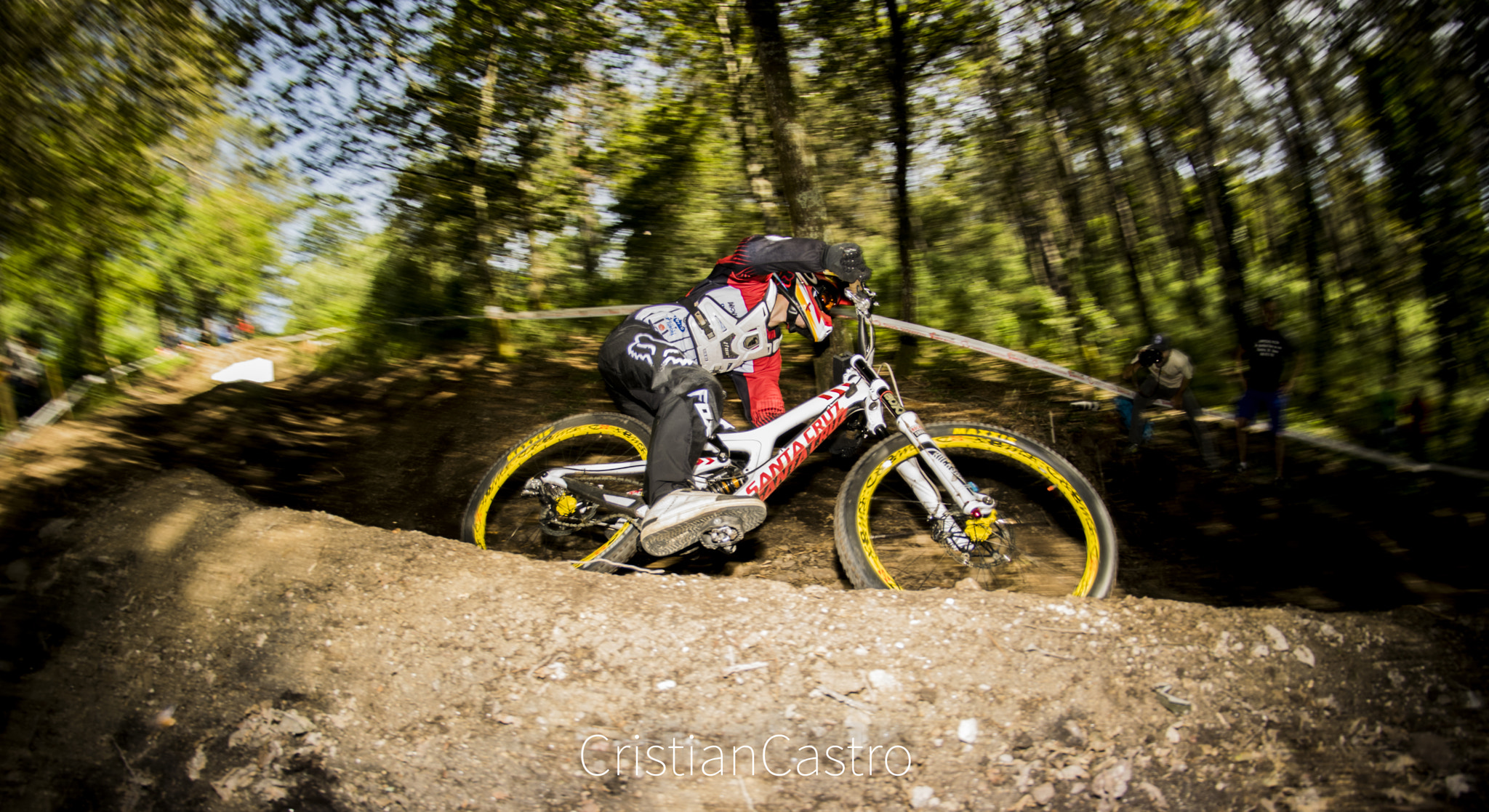 Nikon D5300 + Samyang 8mm F3.5 Aspherical IF MC Fisheye sample photo. Downhill galicia photography