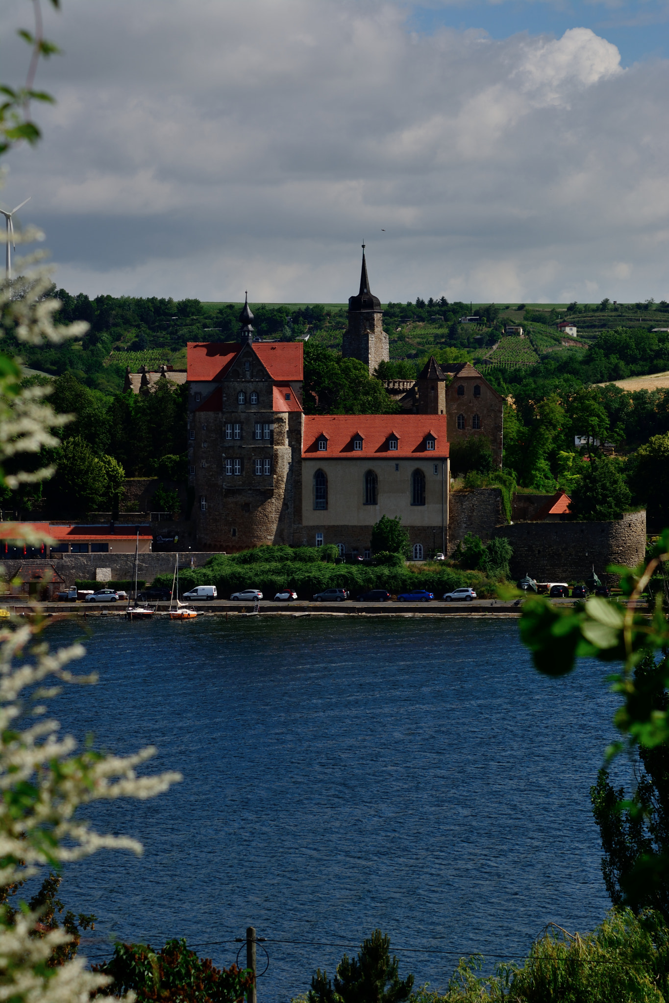 Nikon AF Nikkor 70-300mm F4-5.6G sample photo. Little castle at the lakeside photography